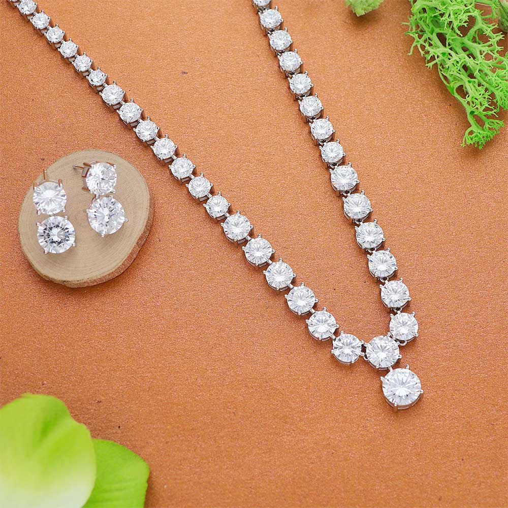 Classic Solitaire Line necklace set - Image 7