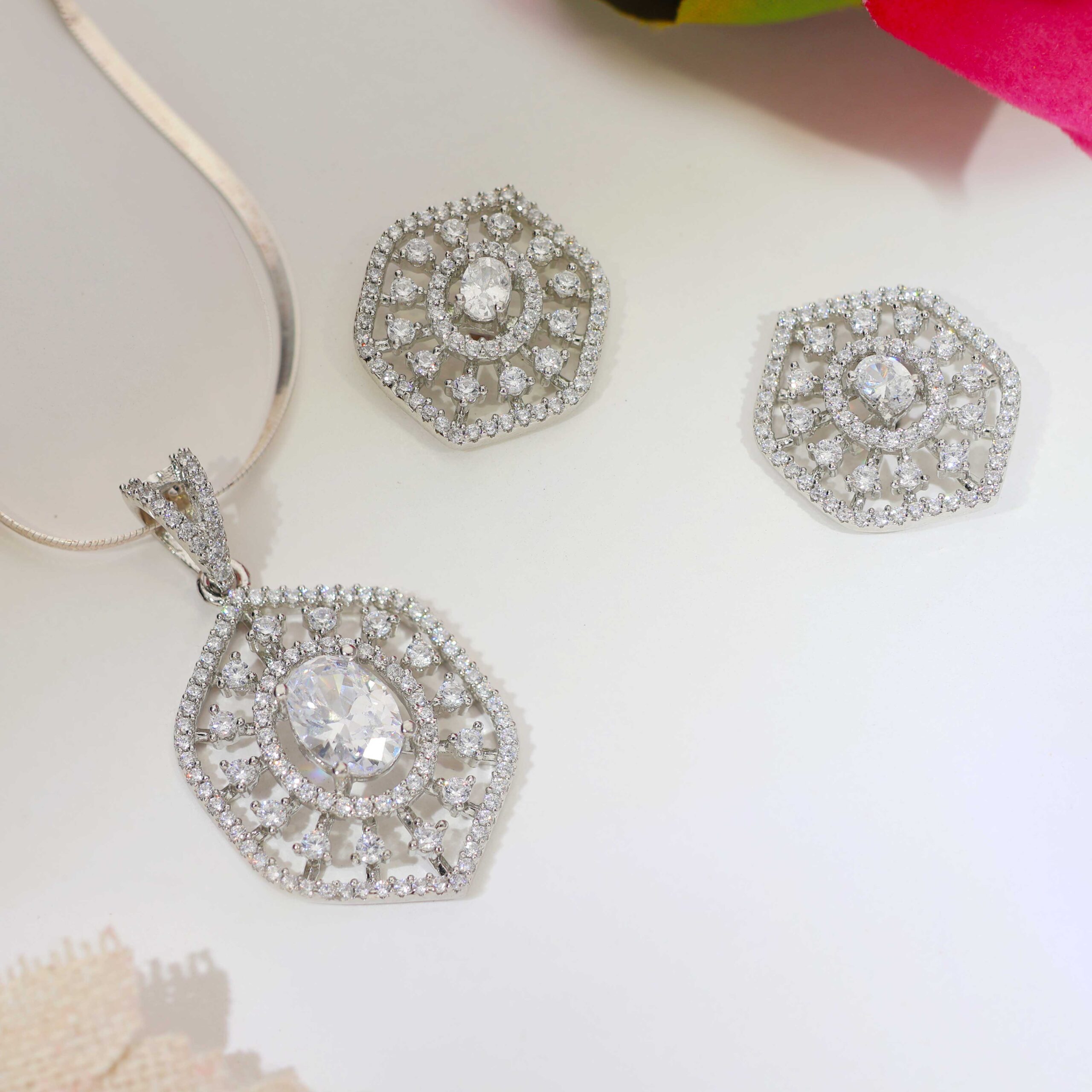Oval Crown Pendant Set/ Without Chain - Image 5