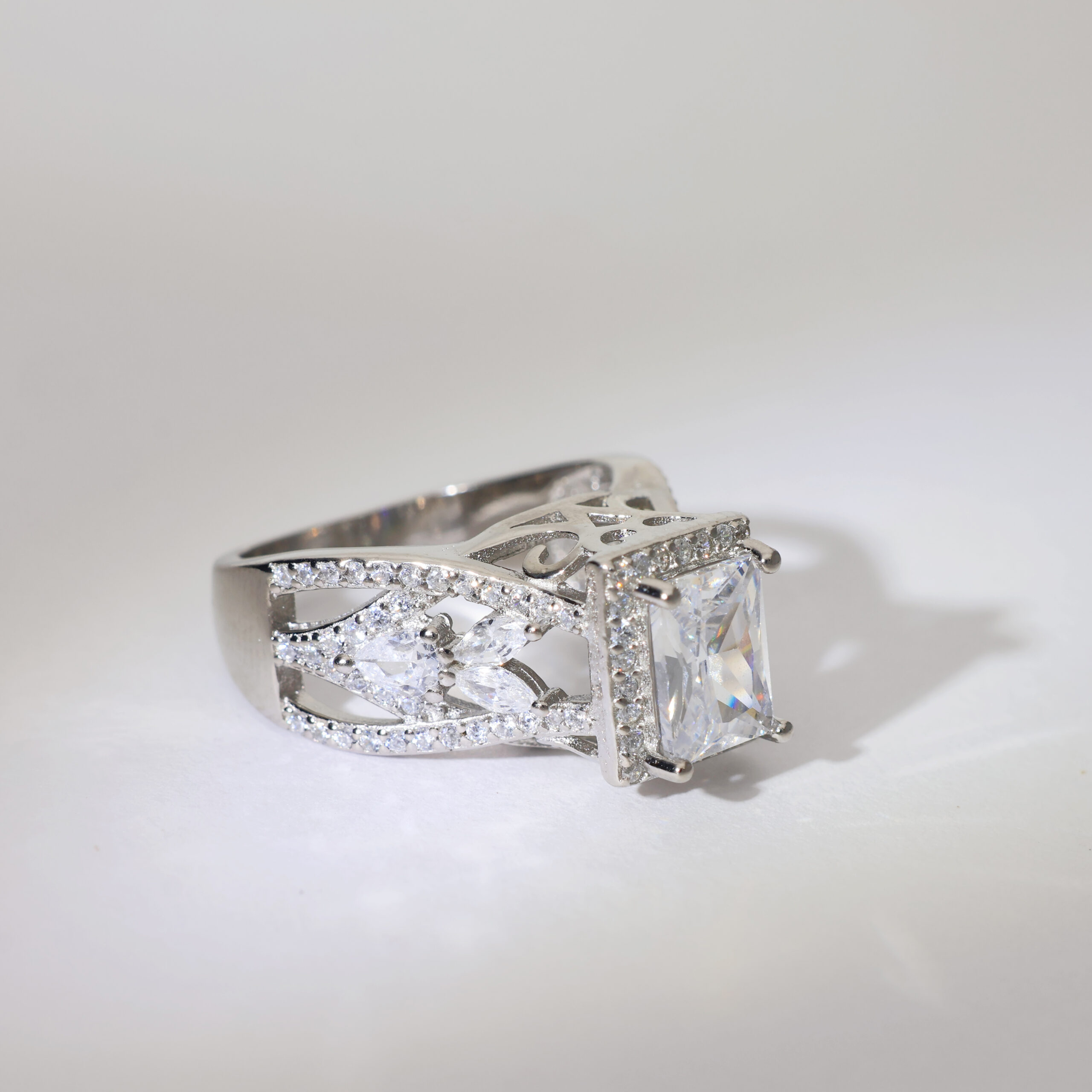 Square Halo Glow ladies ring - Image 5