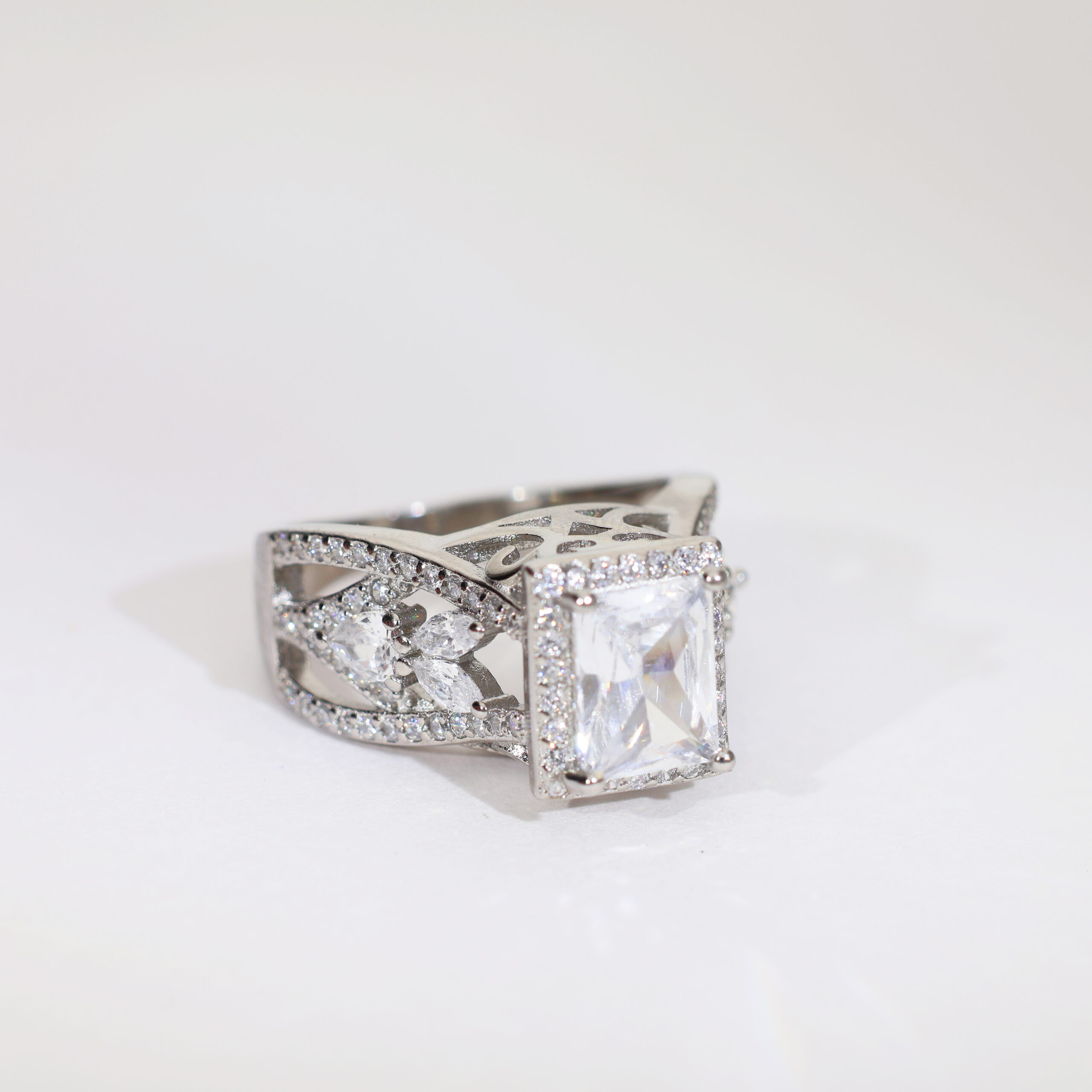 Square Halo Glow ladies ring - Image 3