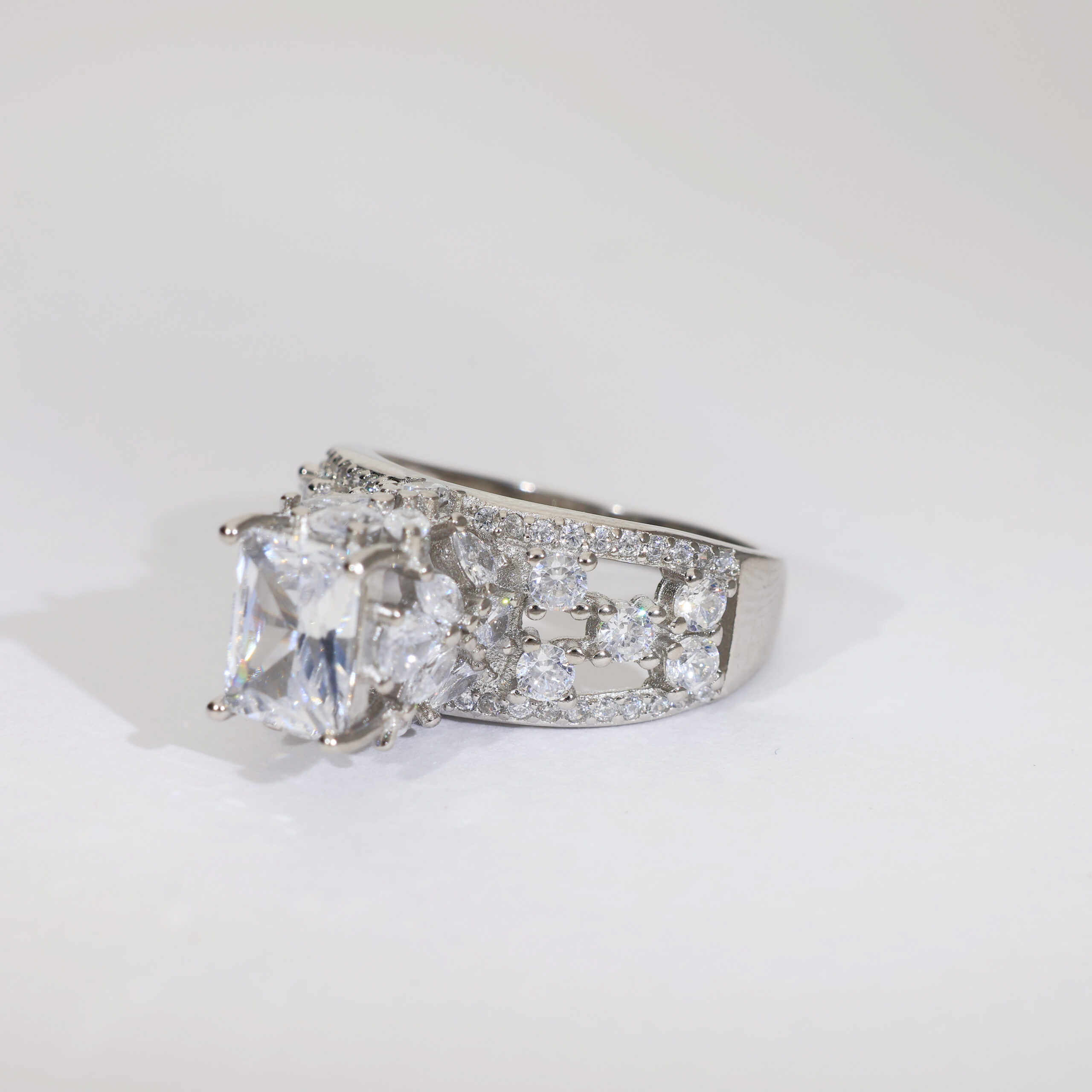 Radiant Prism ladies ring - Image 5