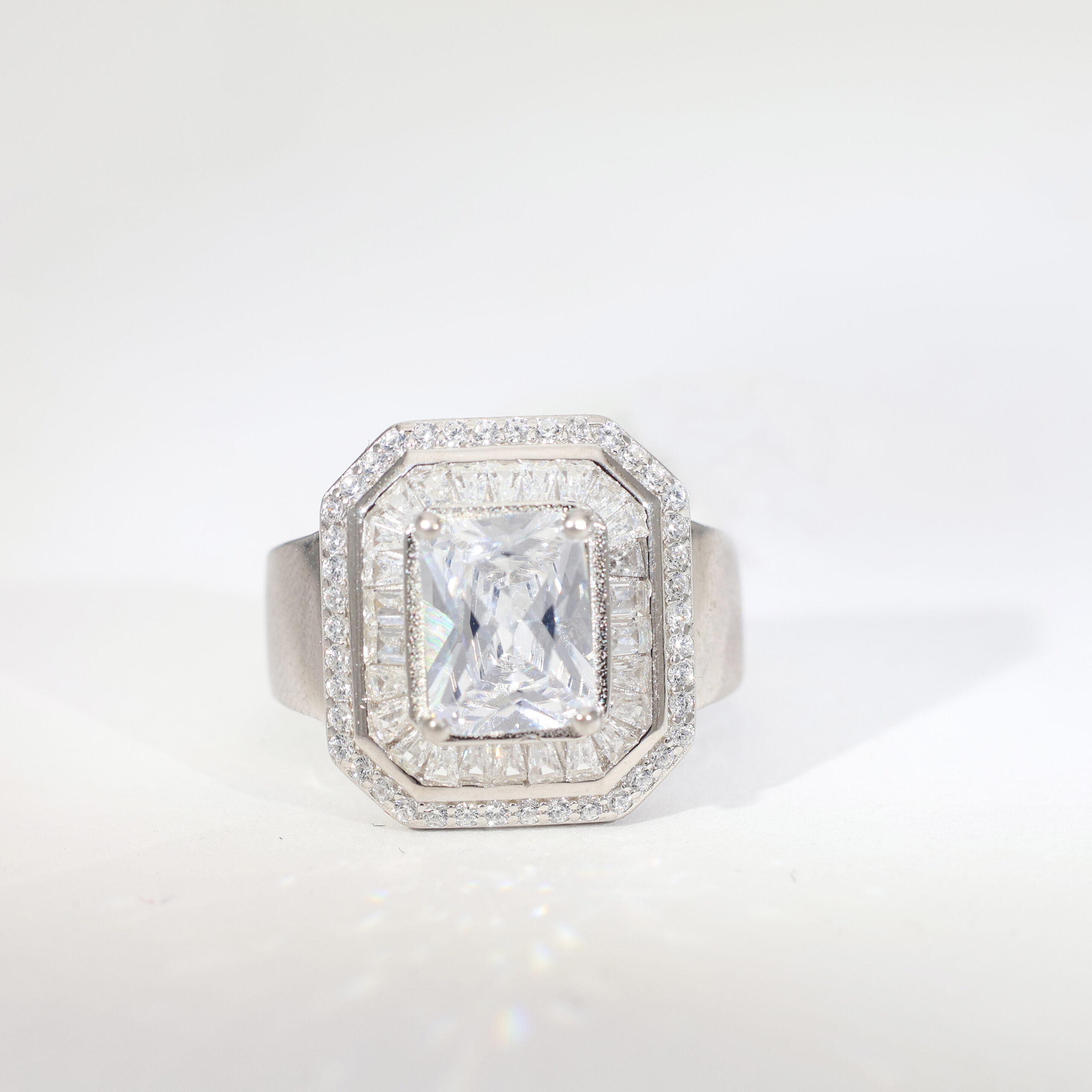 Diamond Portico ladies ring - Image 2