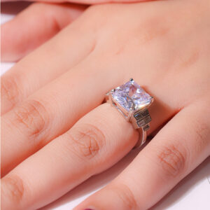 Luxe Baguette Glow ladies ring