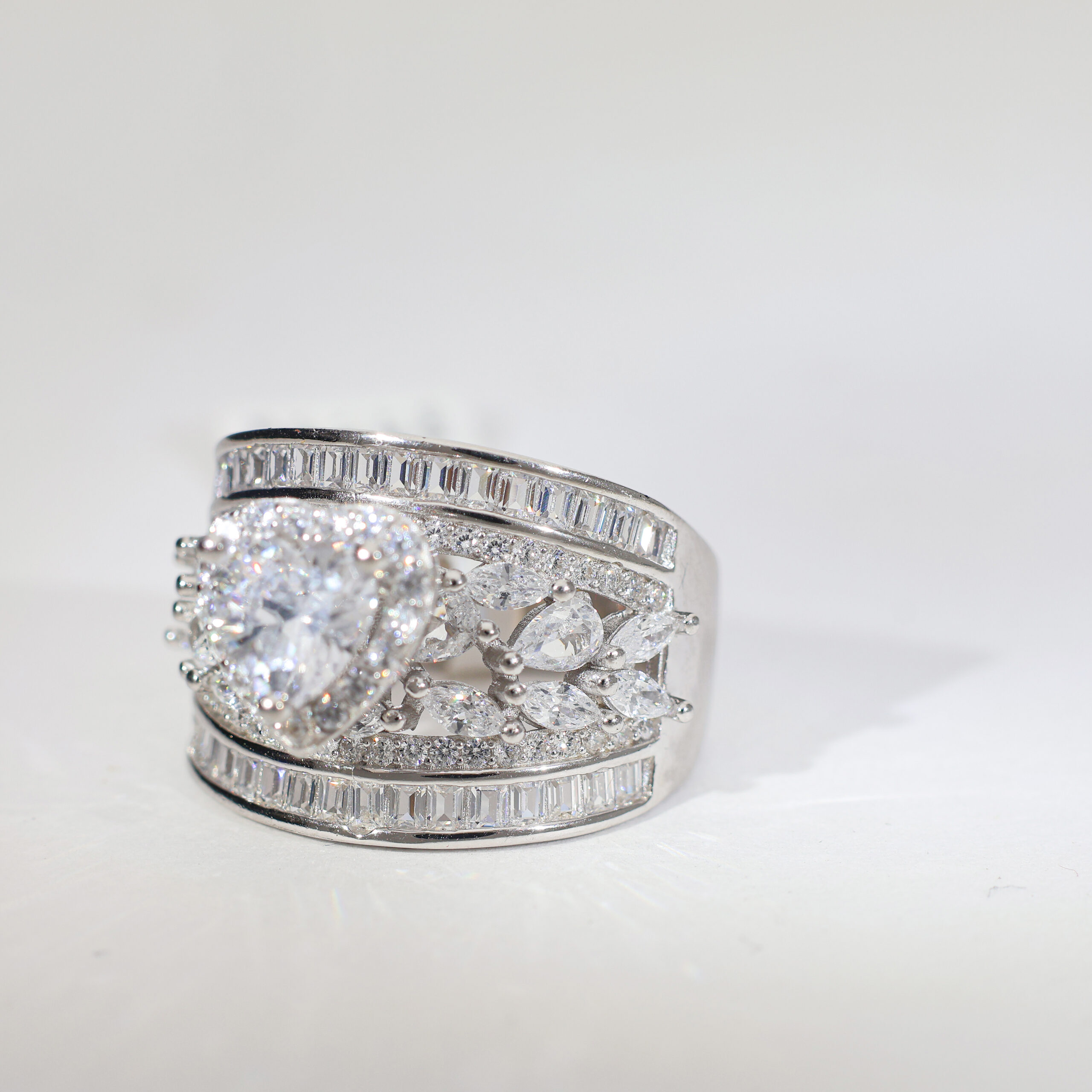 Royal Heart Glow ladies ring - Image 5