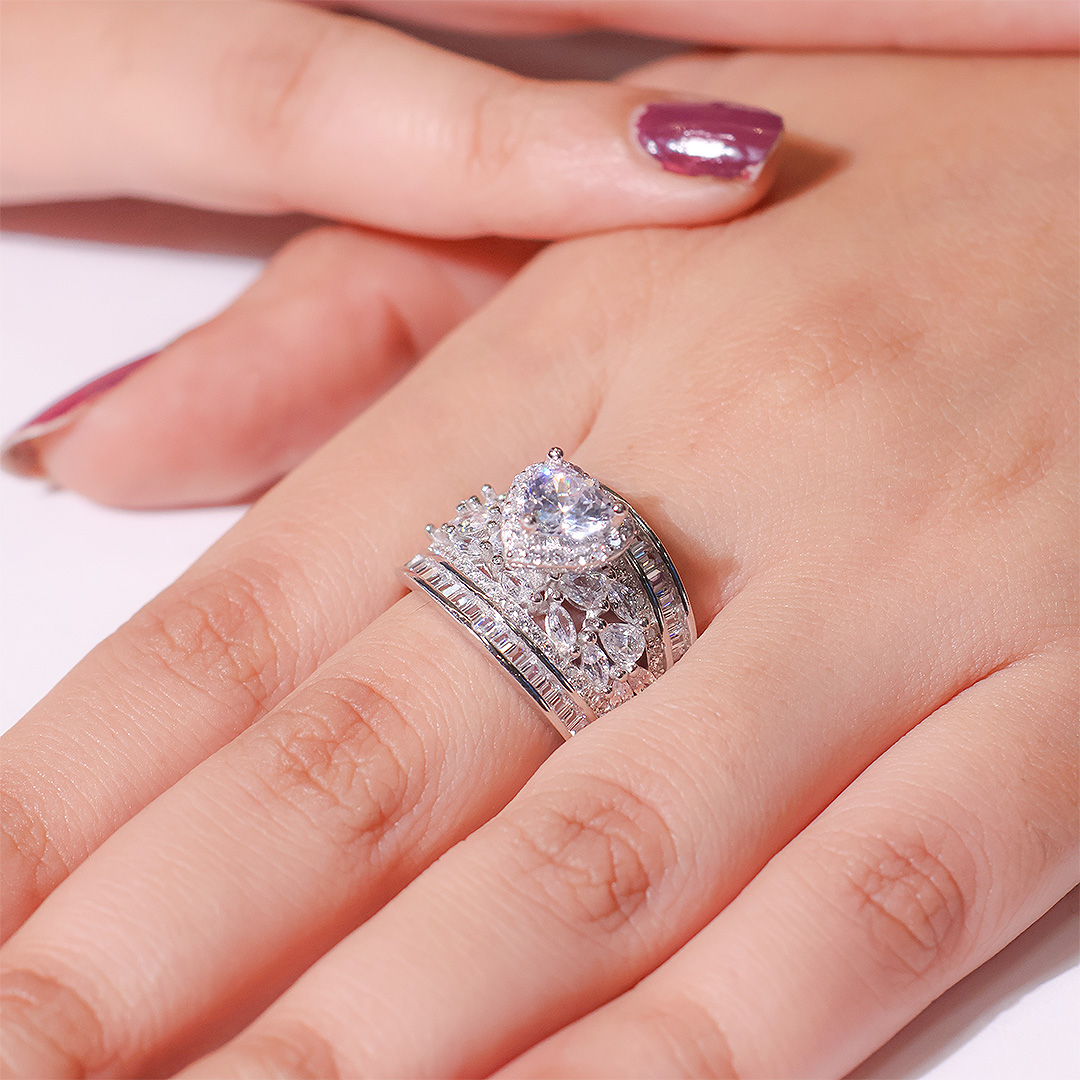 Royal Heart Glow ladies ring