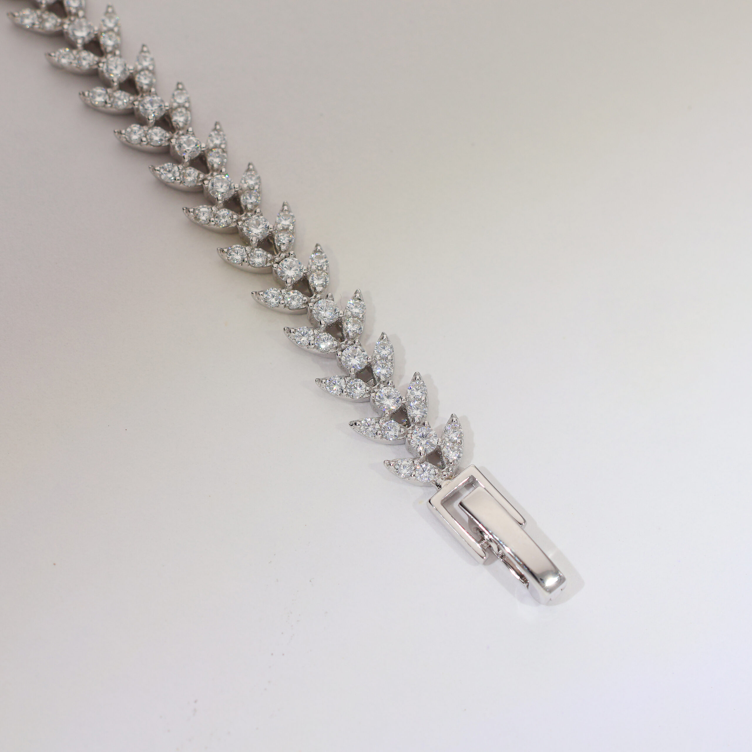 Frosted Petal Line Girlish Bracelet - Image 3