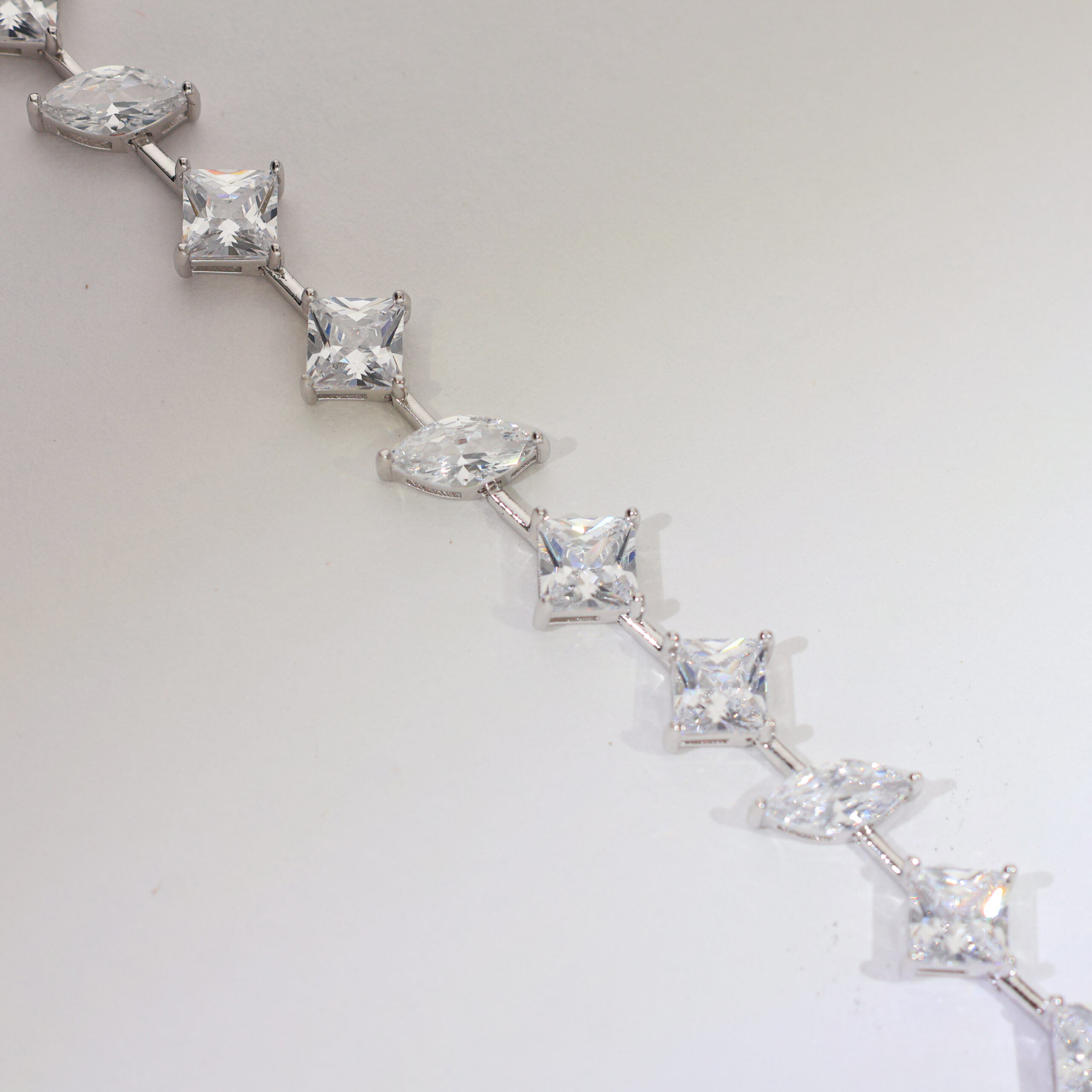 Princess & Leaf Shine Girlish Bracelet - Image 2