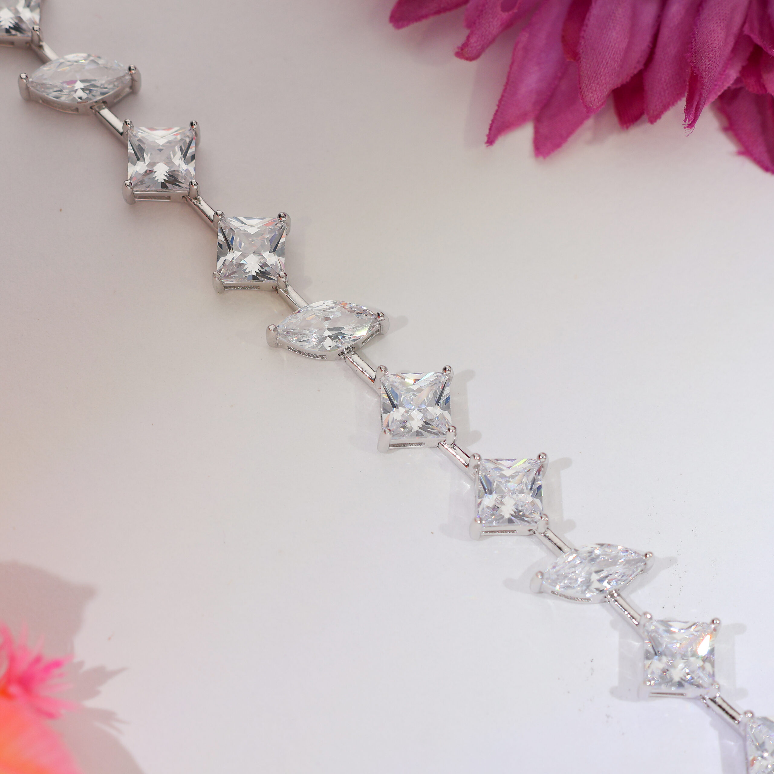 Princess & Leaf Shine Girlish Bracelet - Image 5