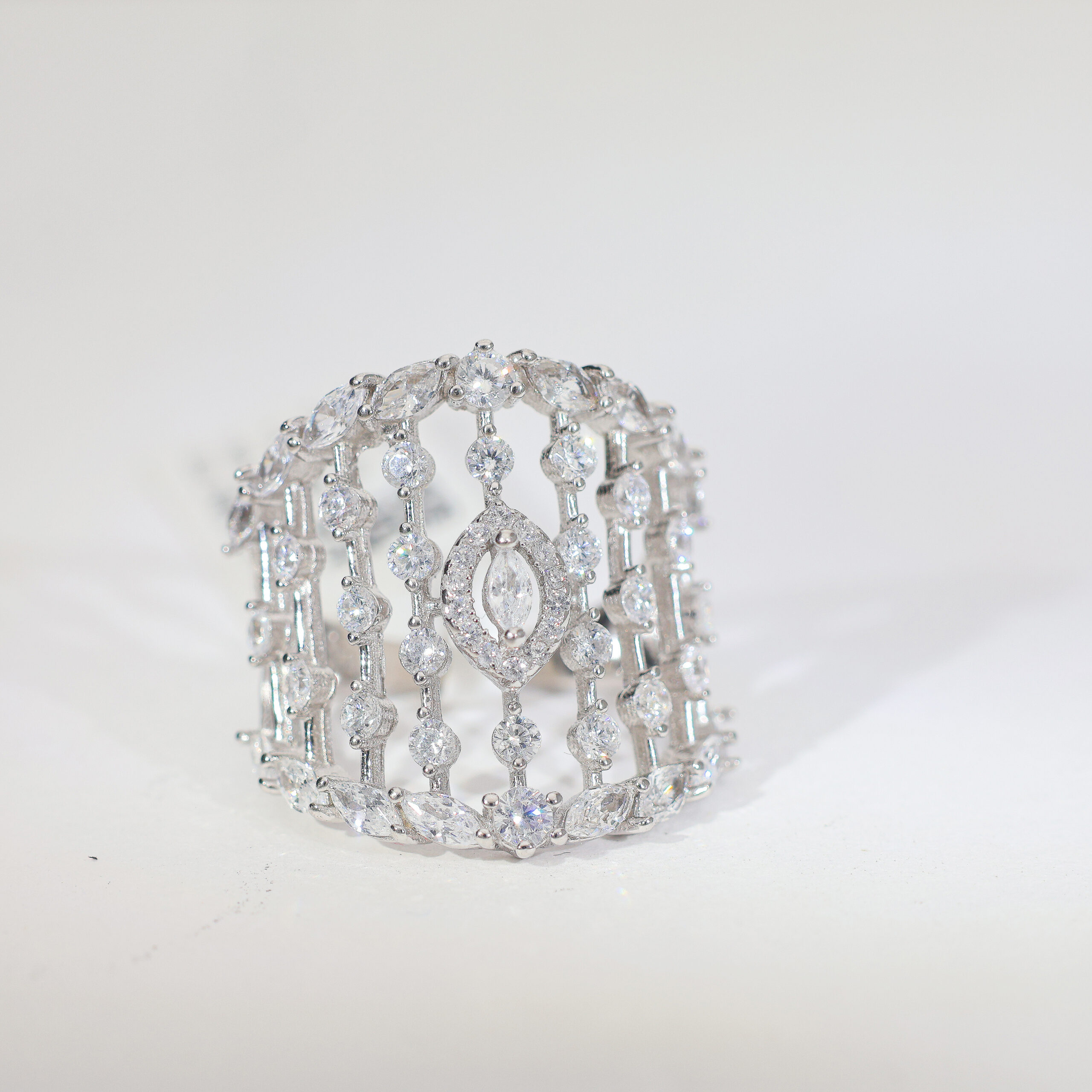 Lattice Glow Ladies Ring - Image 2