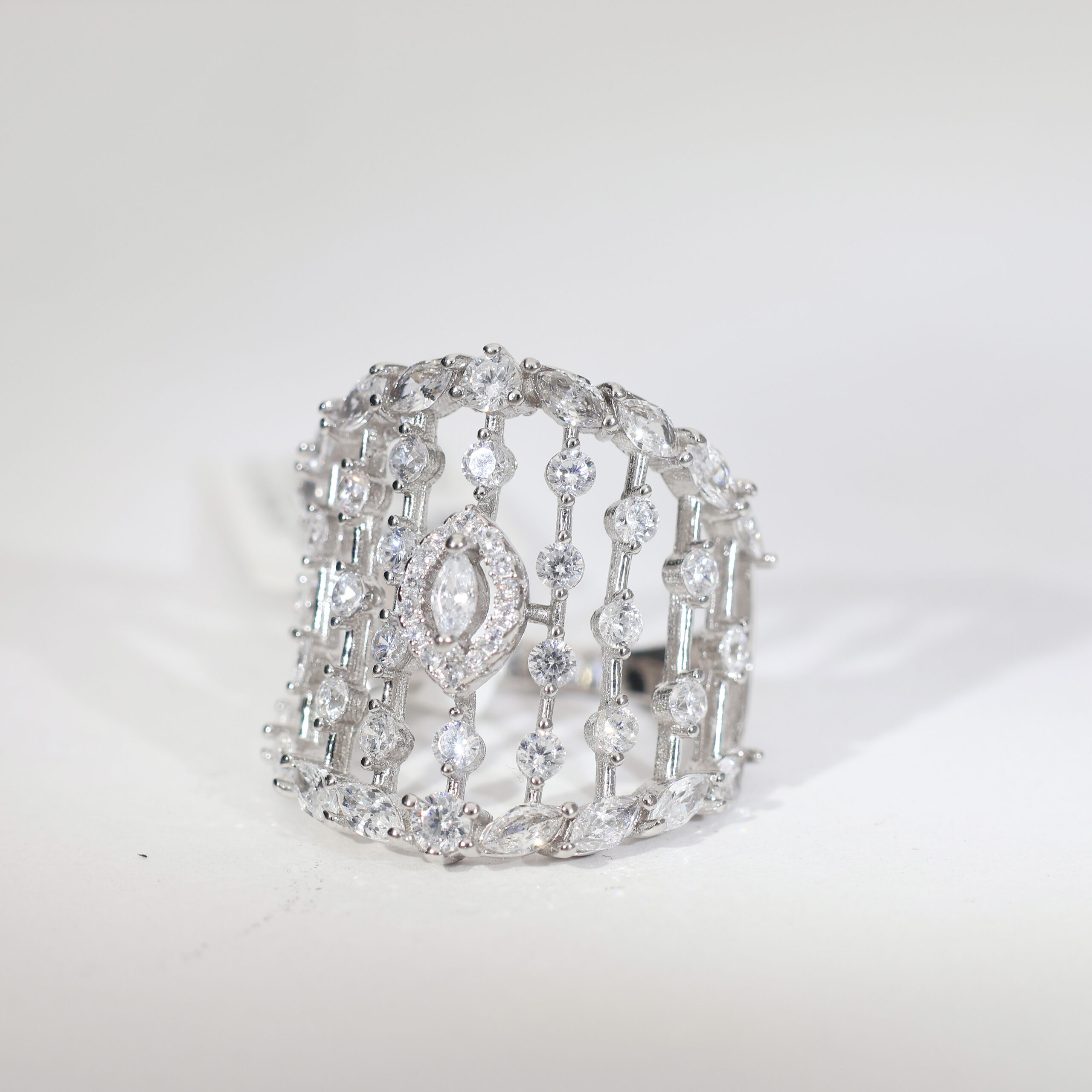 Lattice Glow Ladies Ring - Image 3