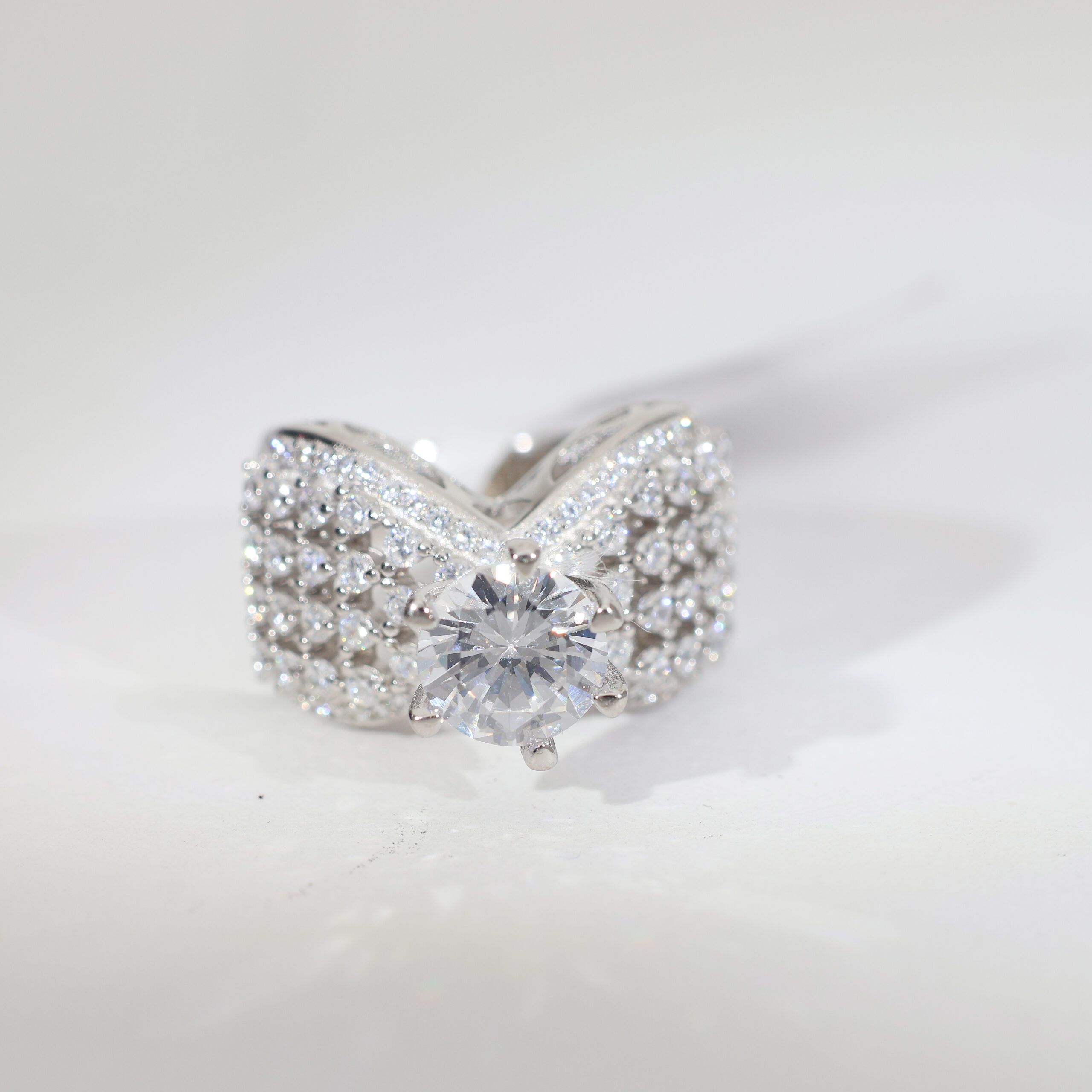 Angel Wing Glow Ladies Ring - Image 2