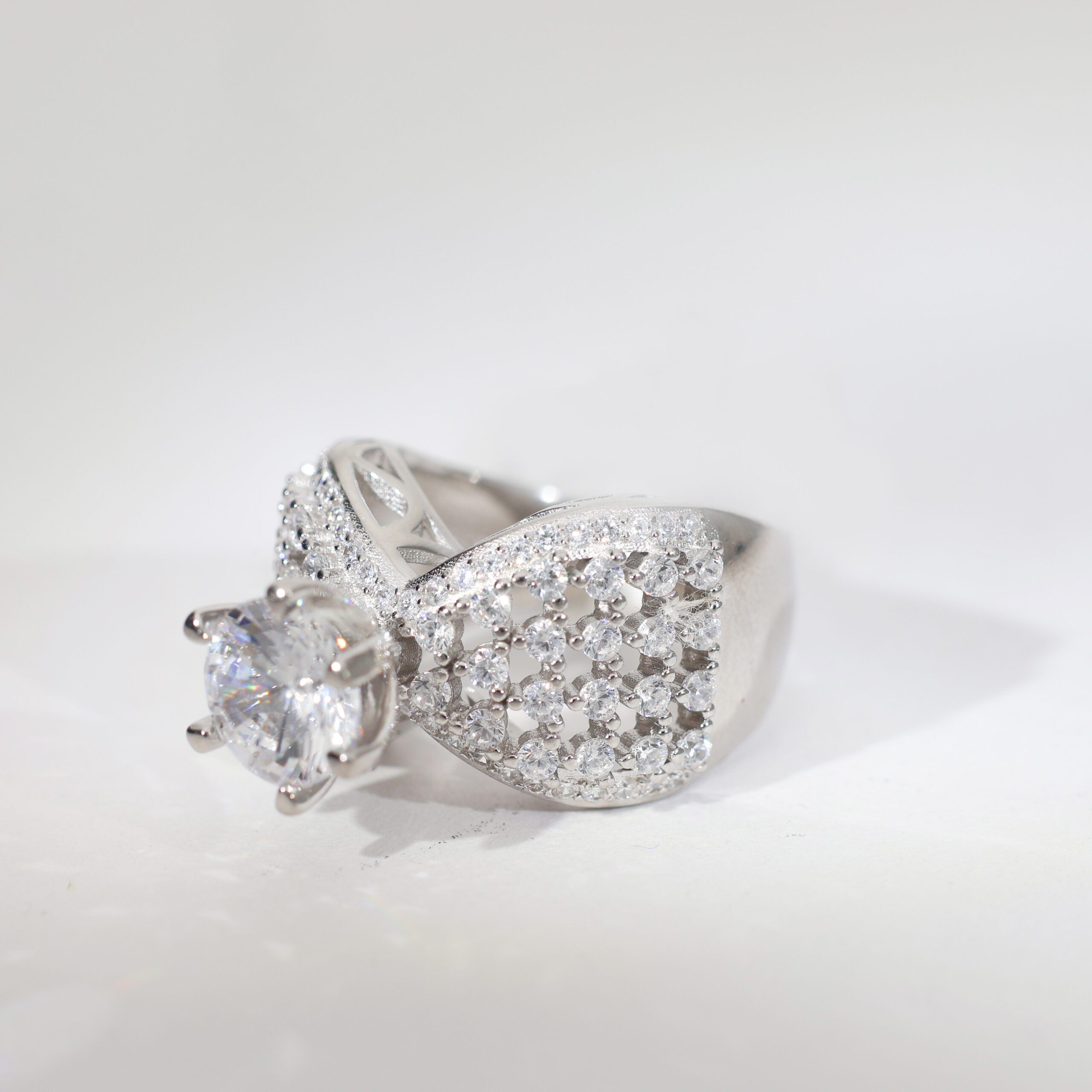 Angel Wing Glow Ladies Ring - Image 3