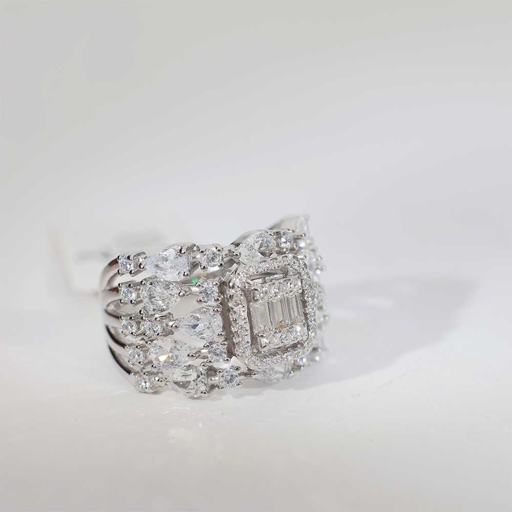 Classic Baguette Center Ladies Ring - Image 4