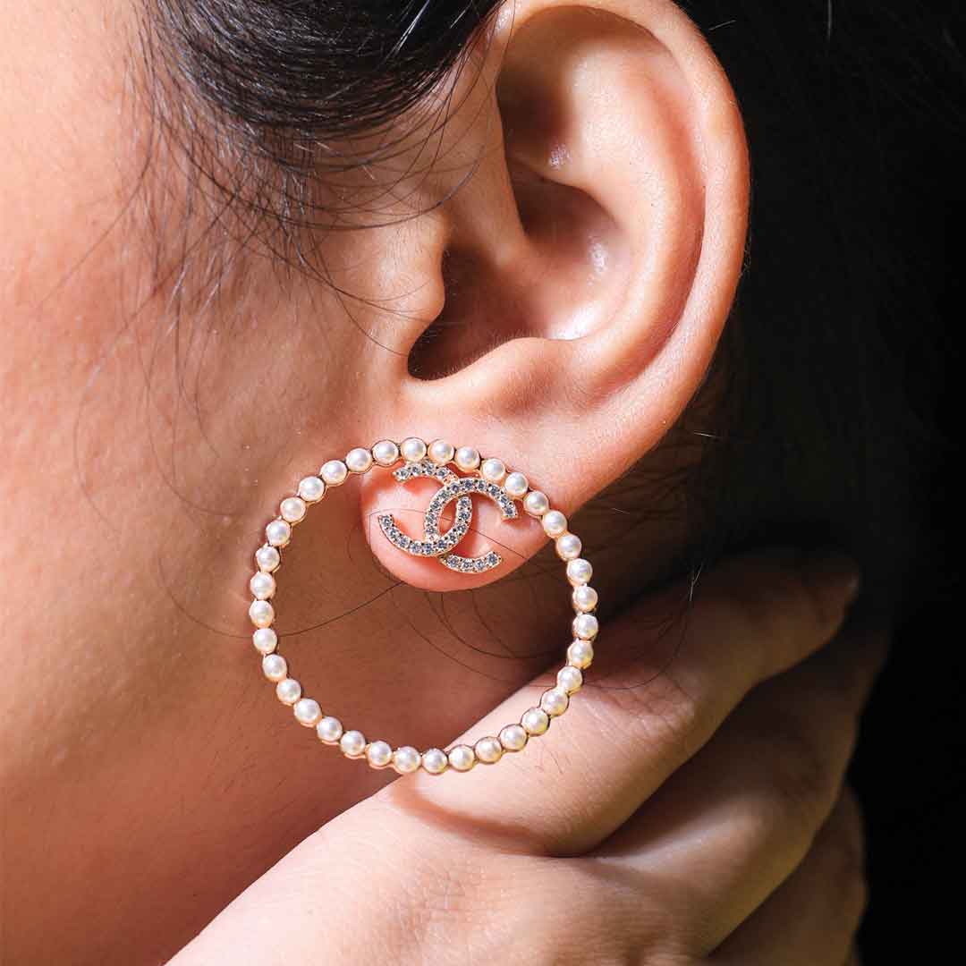 Classic Pearl Circle Rosegold Earrings - Image 5