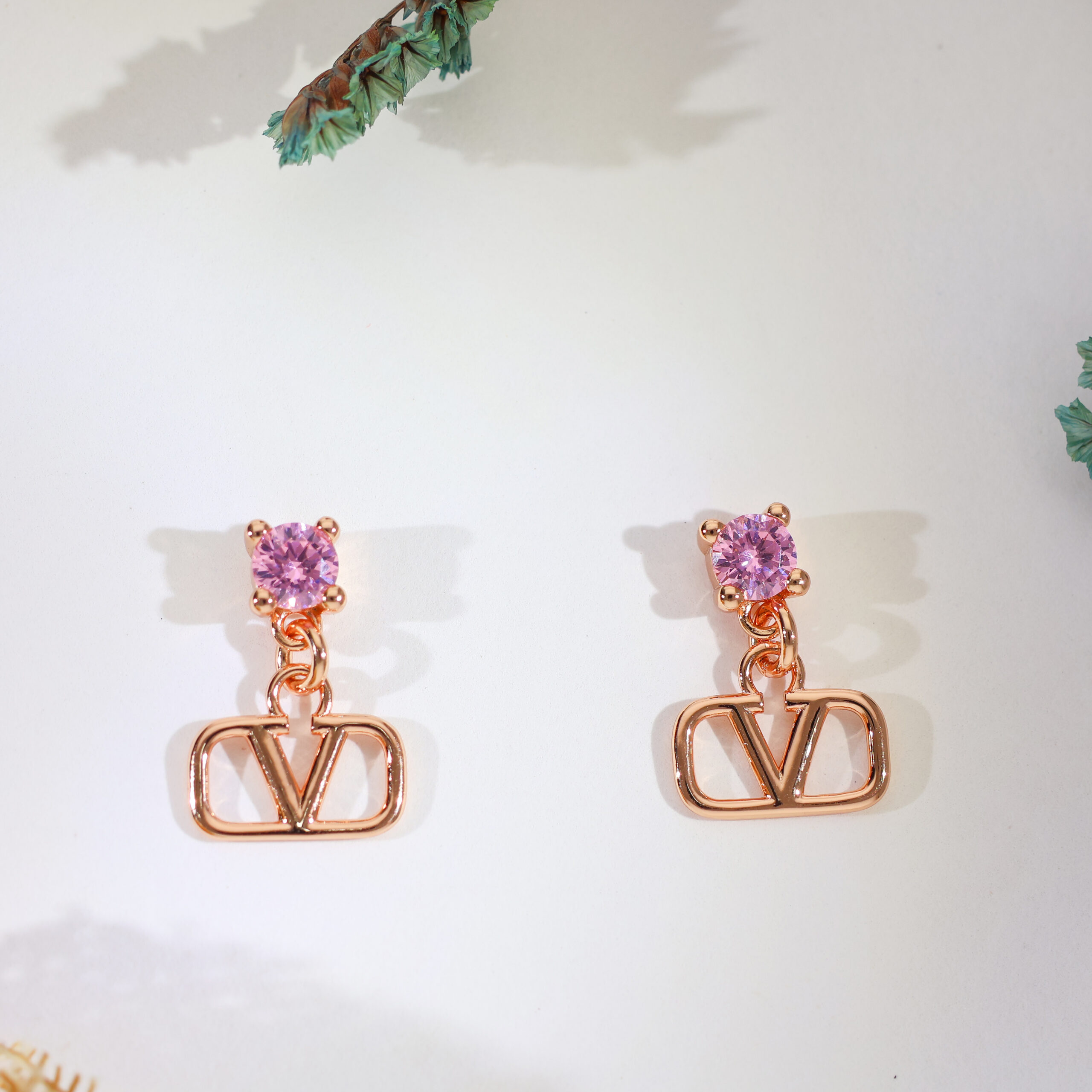 Violet Spark Stud Rosegold Earrings