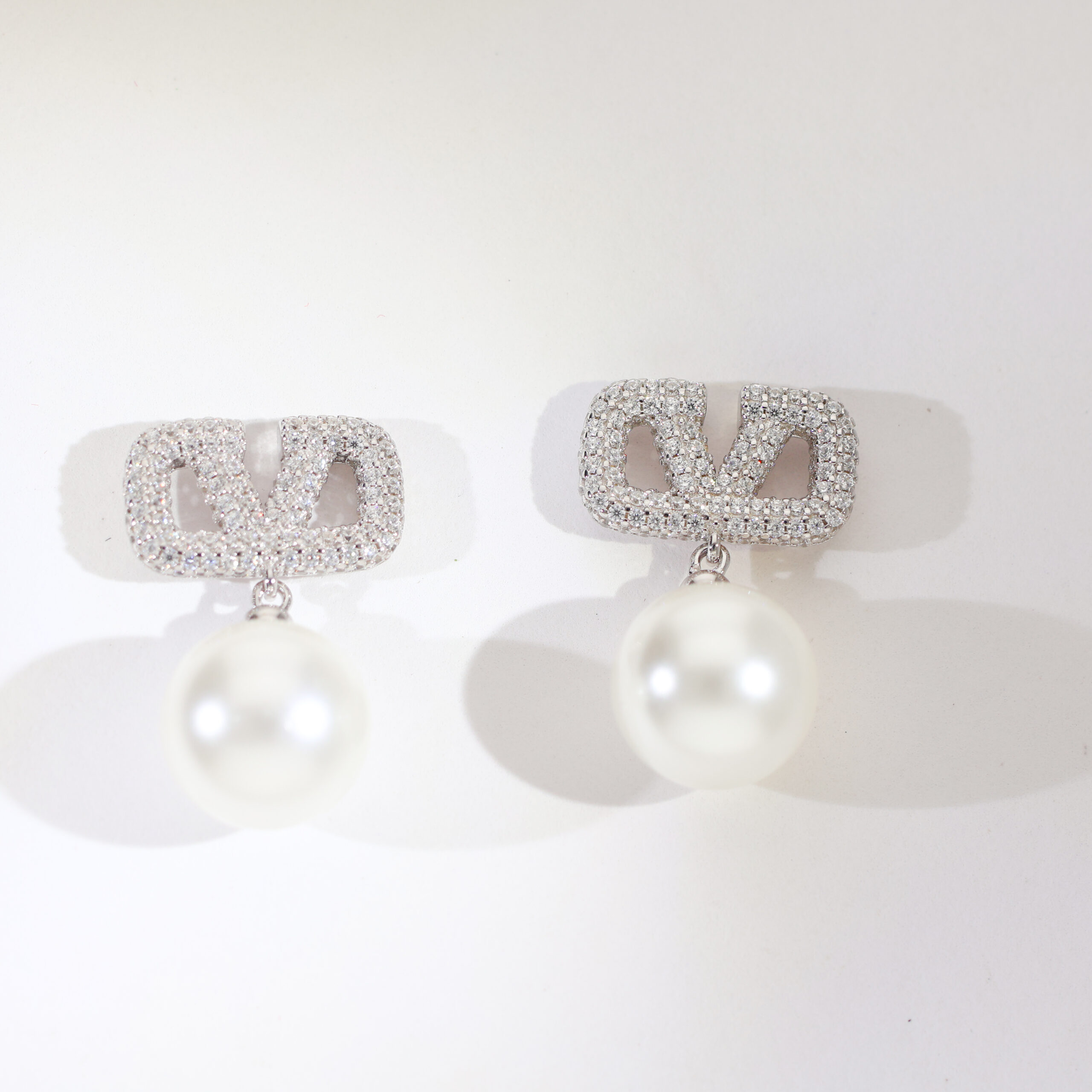 Classic Pearl Dangle Silver Earrings - Image 2