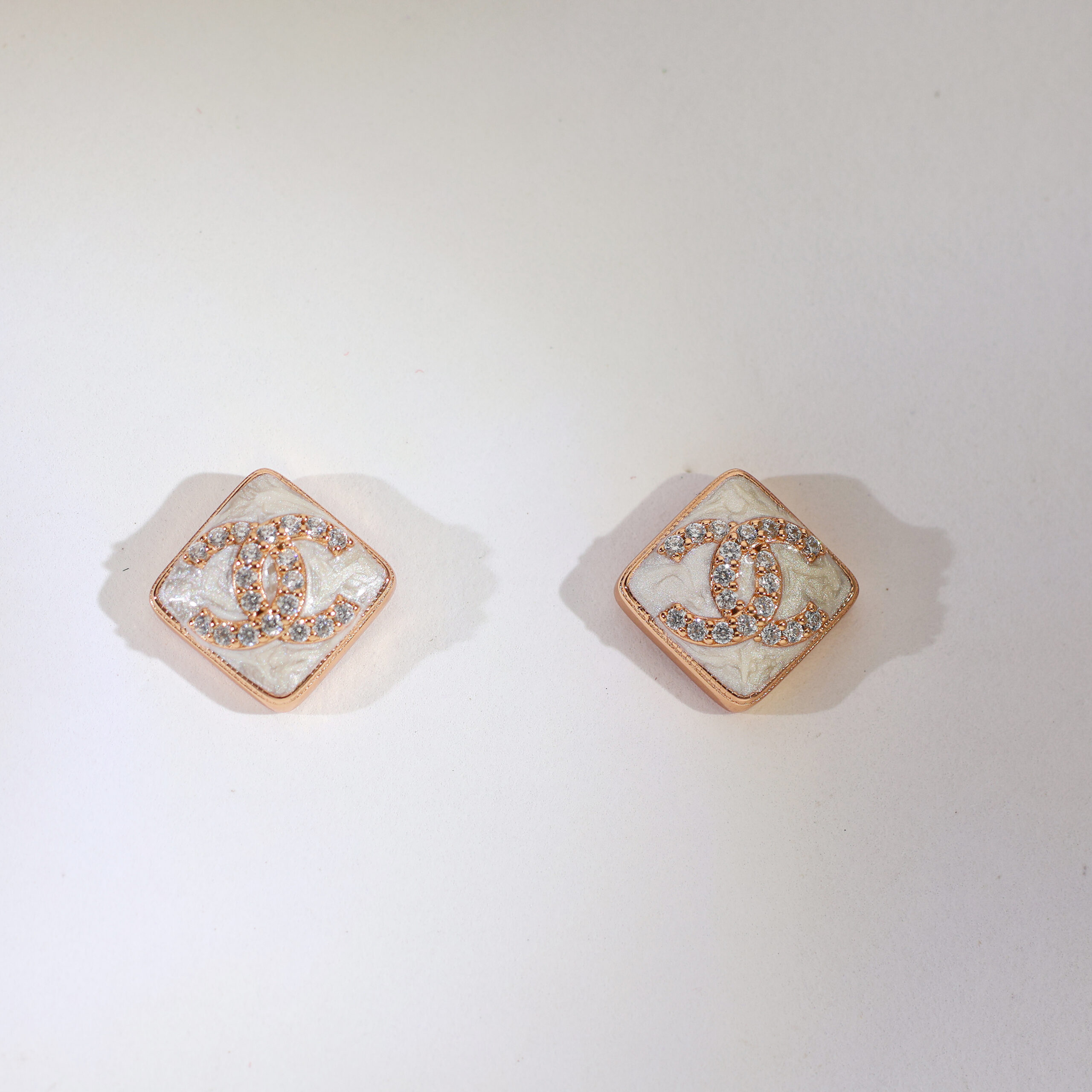 Pearl Mosaic Icon Stud Rosegold Earrings - Image 2