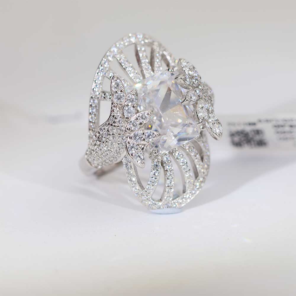 Radiant Fan Halo Ladies Ring - Image 3