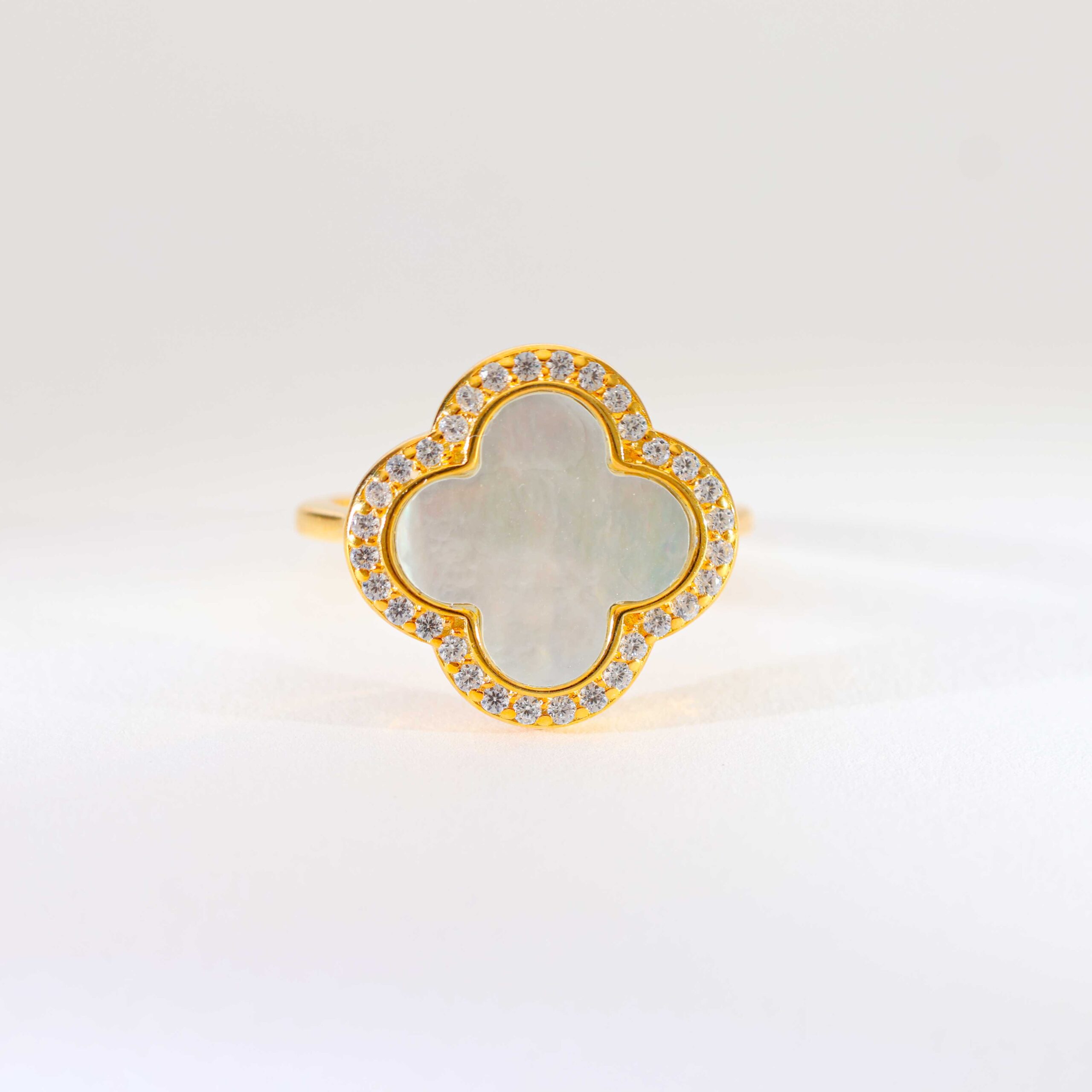 White Bloom Luxe ladies ring - Image 2