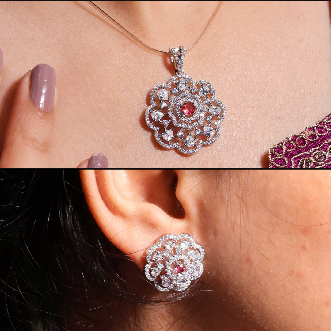 Crimson Center Bloom Pendant Set/ Without Chain