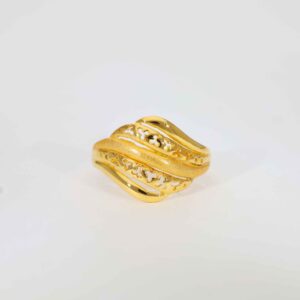 Serene Wave Ladies Gold Ring