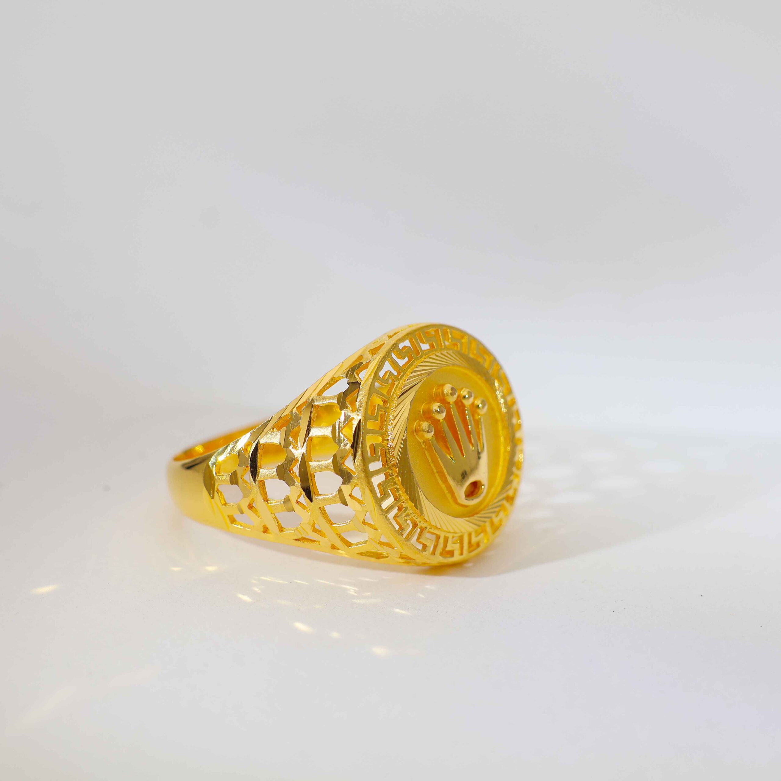 Classic Crown Gents Gold Ring - Image 2
