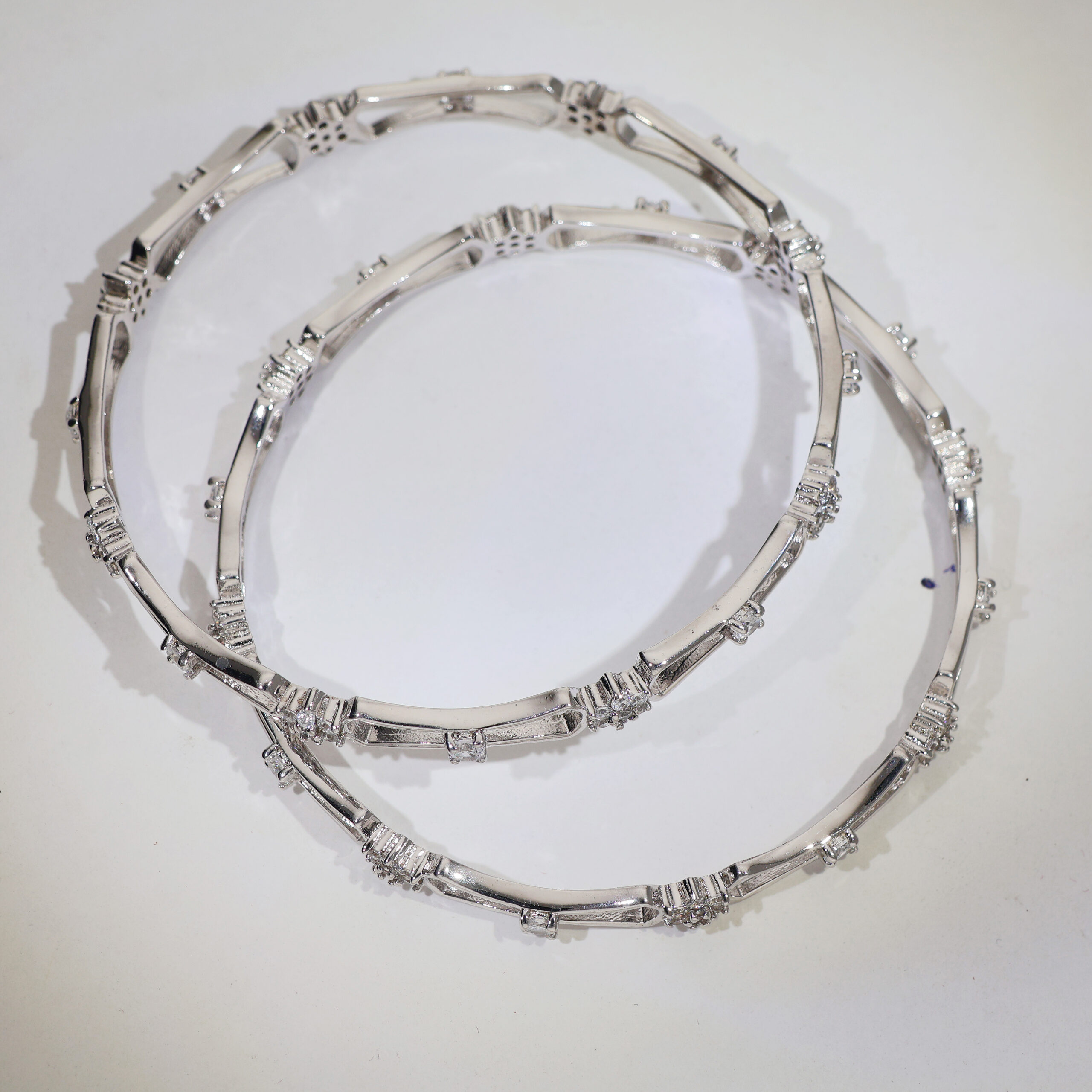 BowLink Glow Ladies Bangles - Image 5