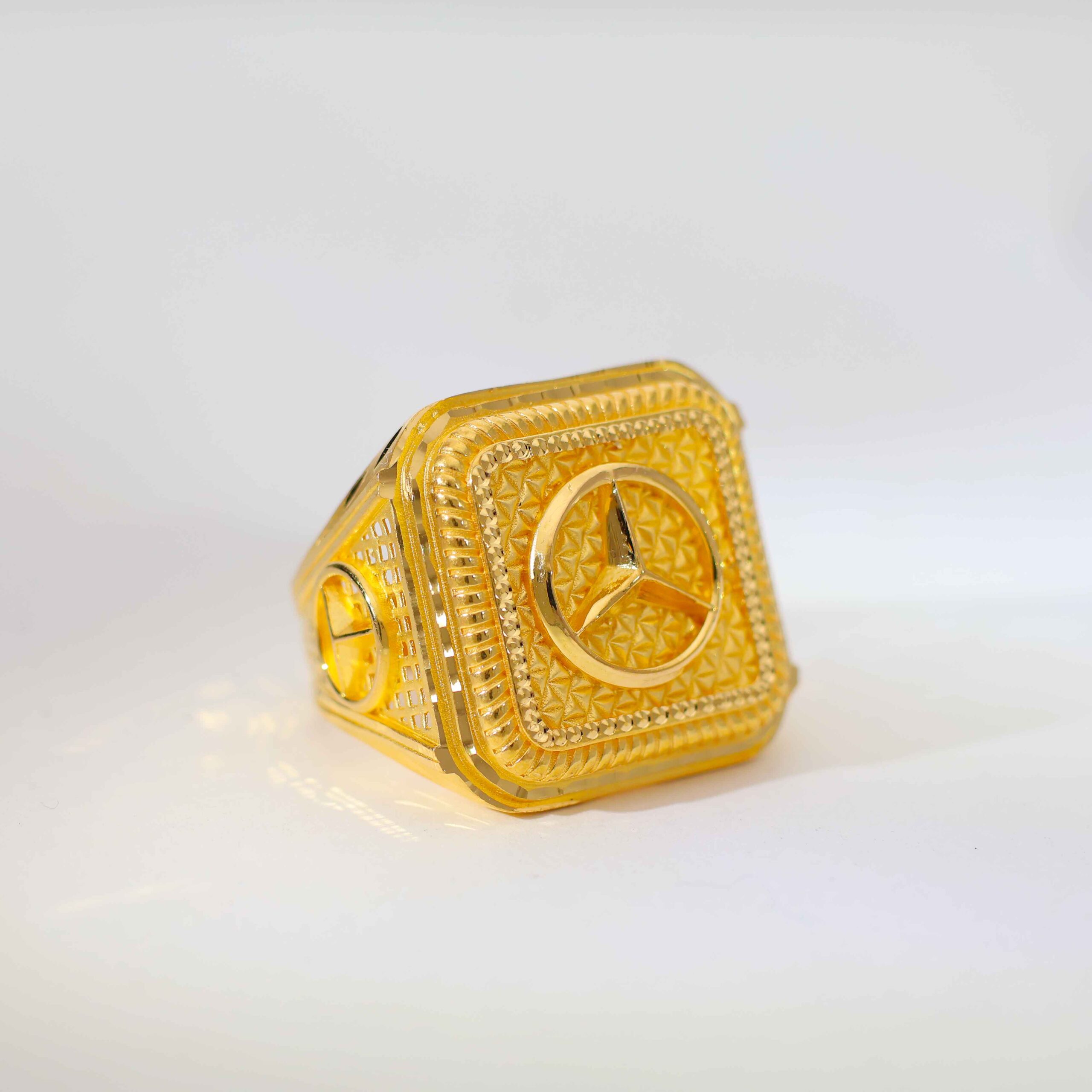 Square Drive gents gold ring - Image 2