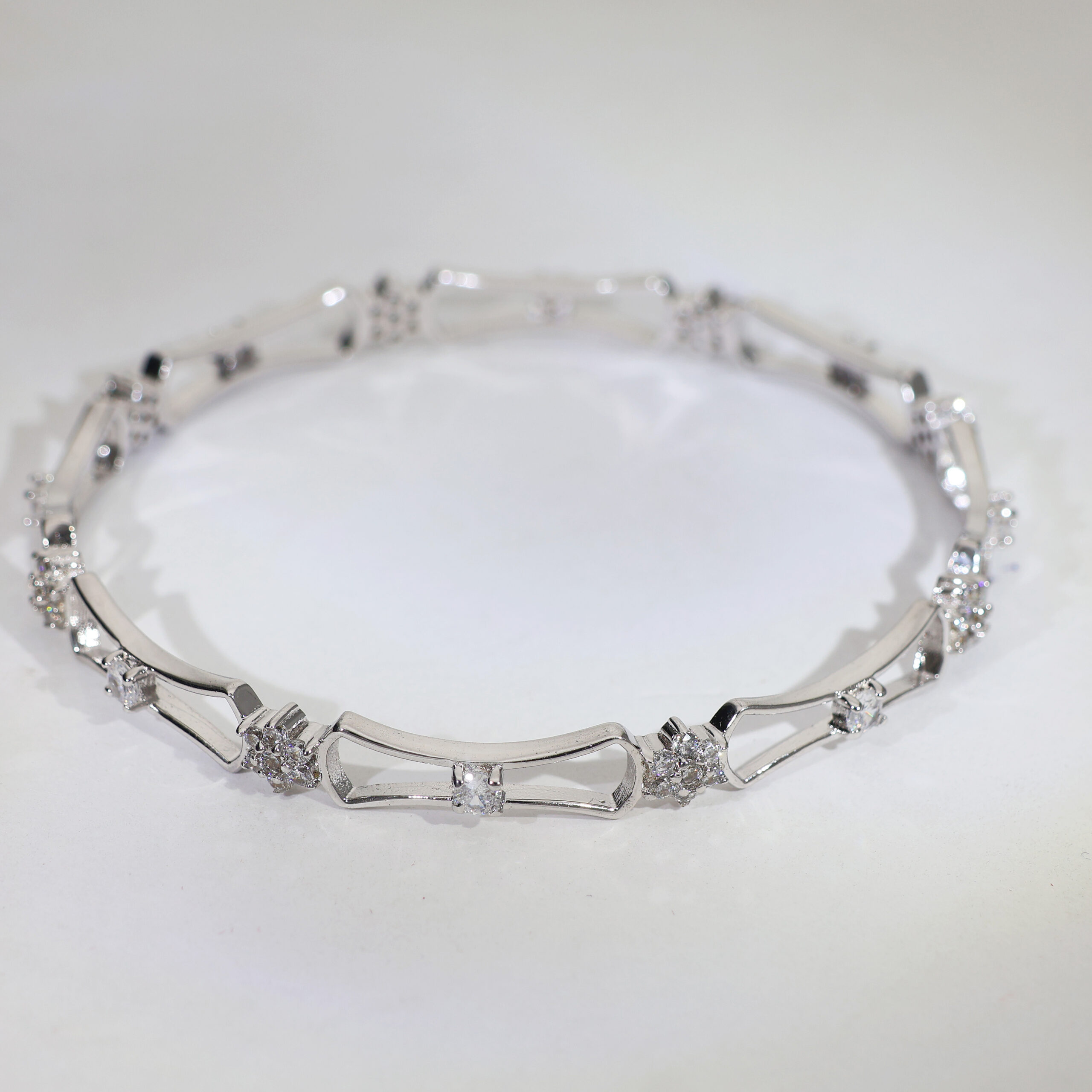 BowLink Glow Ladies Bangles - Image 3