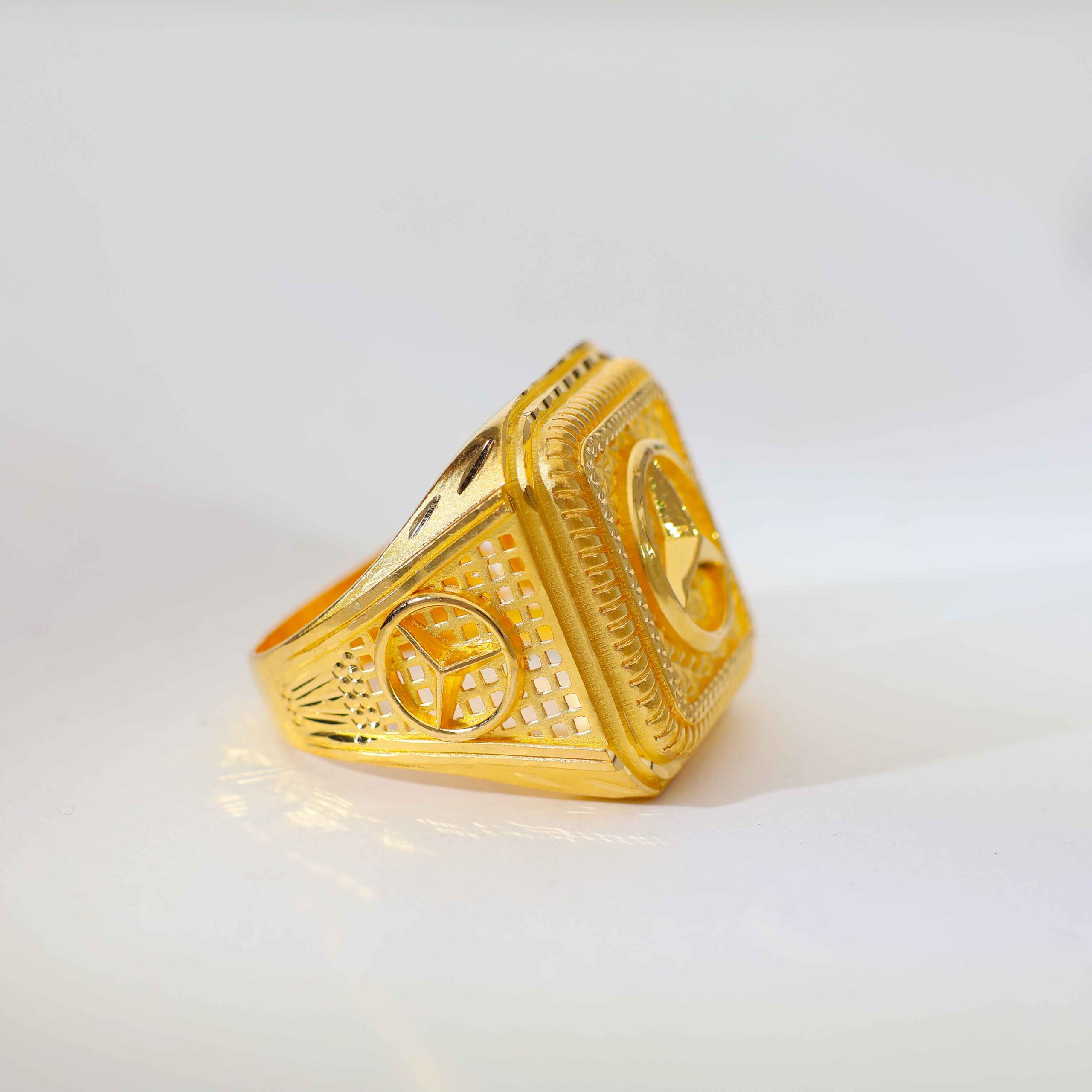 Square Drive gents gold ring - Image 4