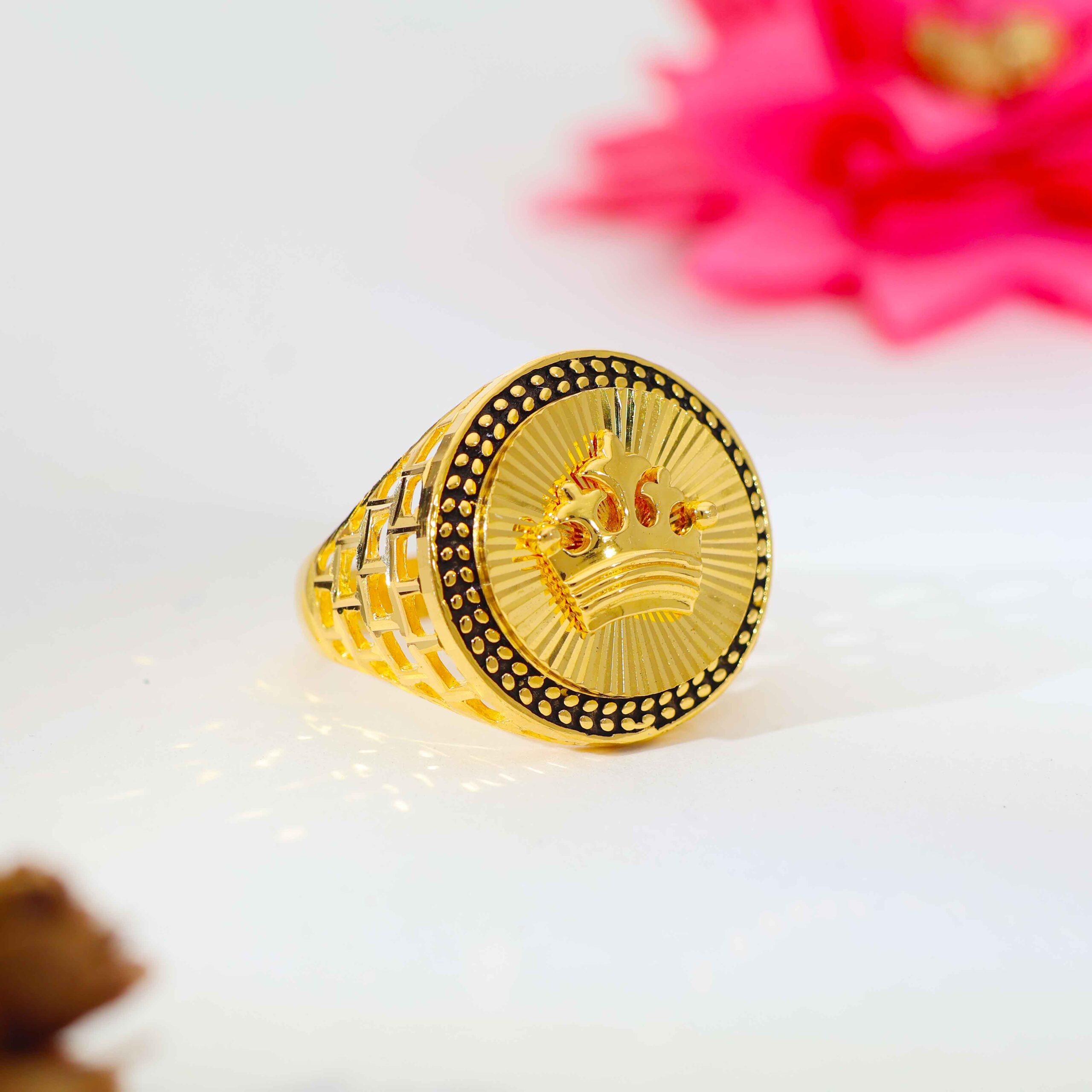 Regal Medusa Gents Gold Ring - Image 4