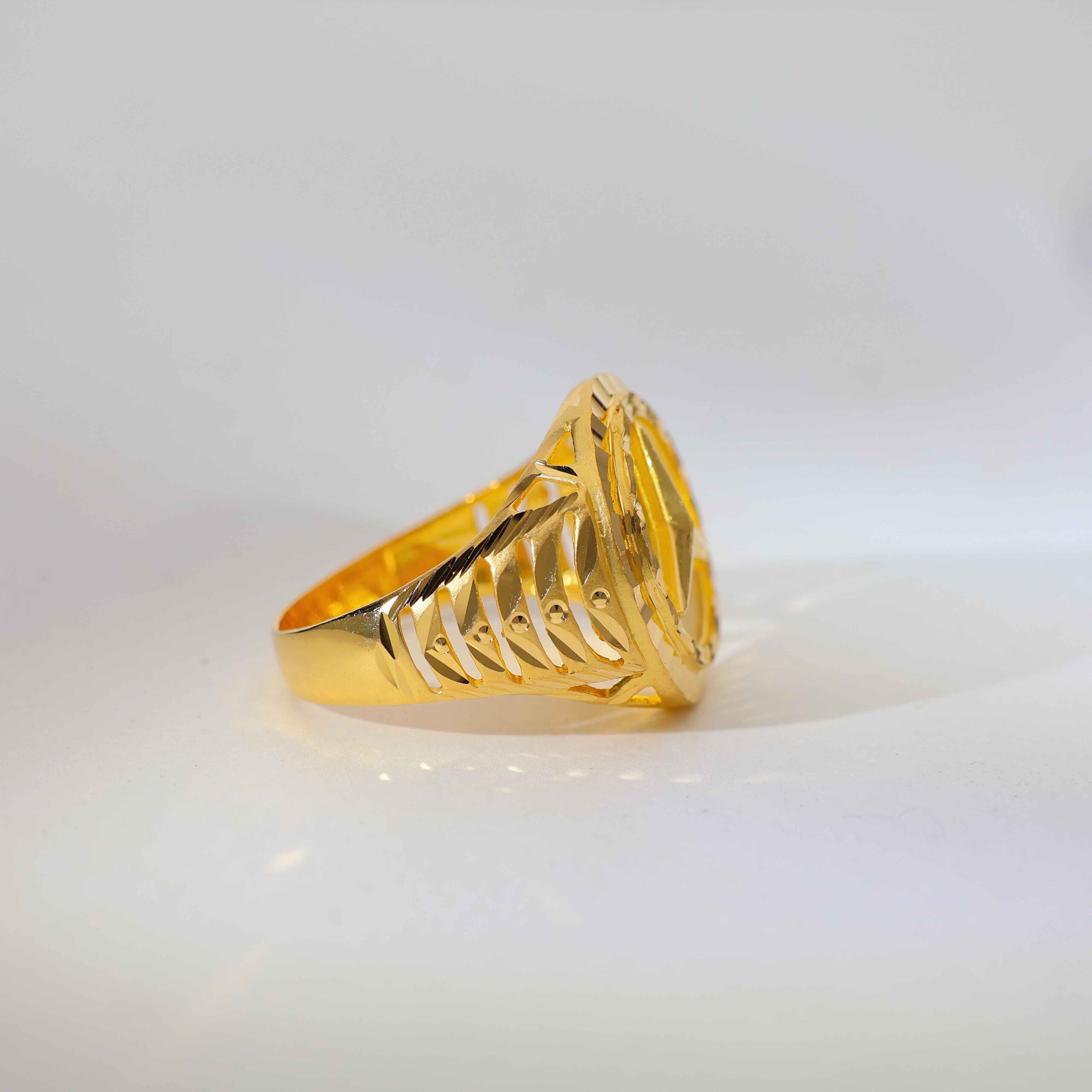 Starline Crest Gents Gold Ring - Image 3
