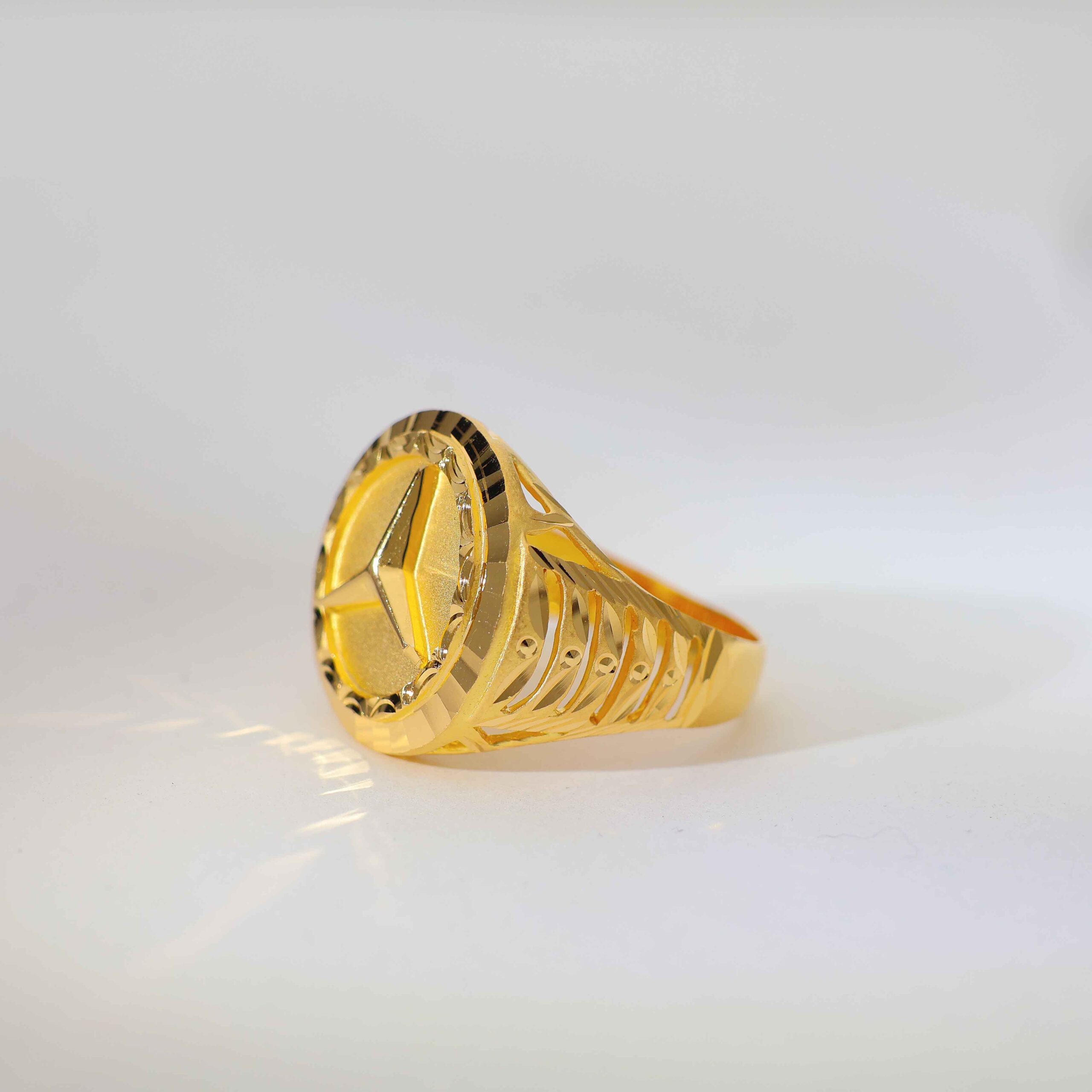 Starline Crest Gents Gold Ring - Image 4