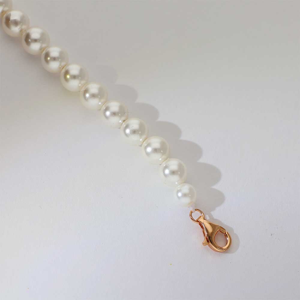 Luxe Pearl Embrace Necklace - Image 7