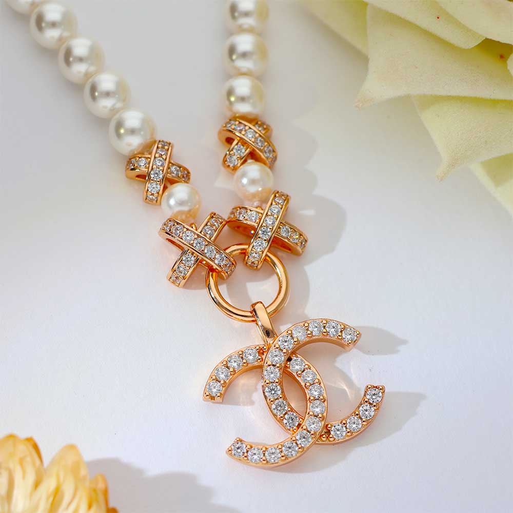 Luxe Pearl Embrace Necklace - Image 8