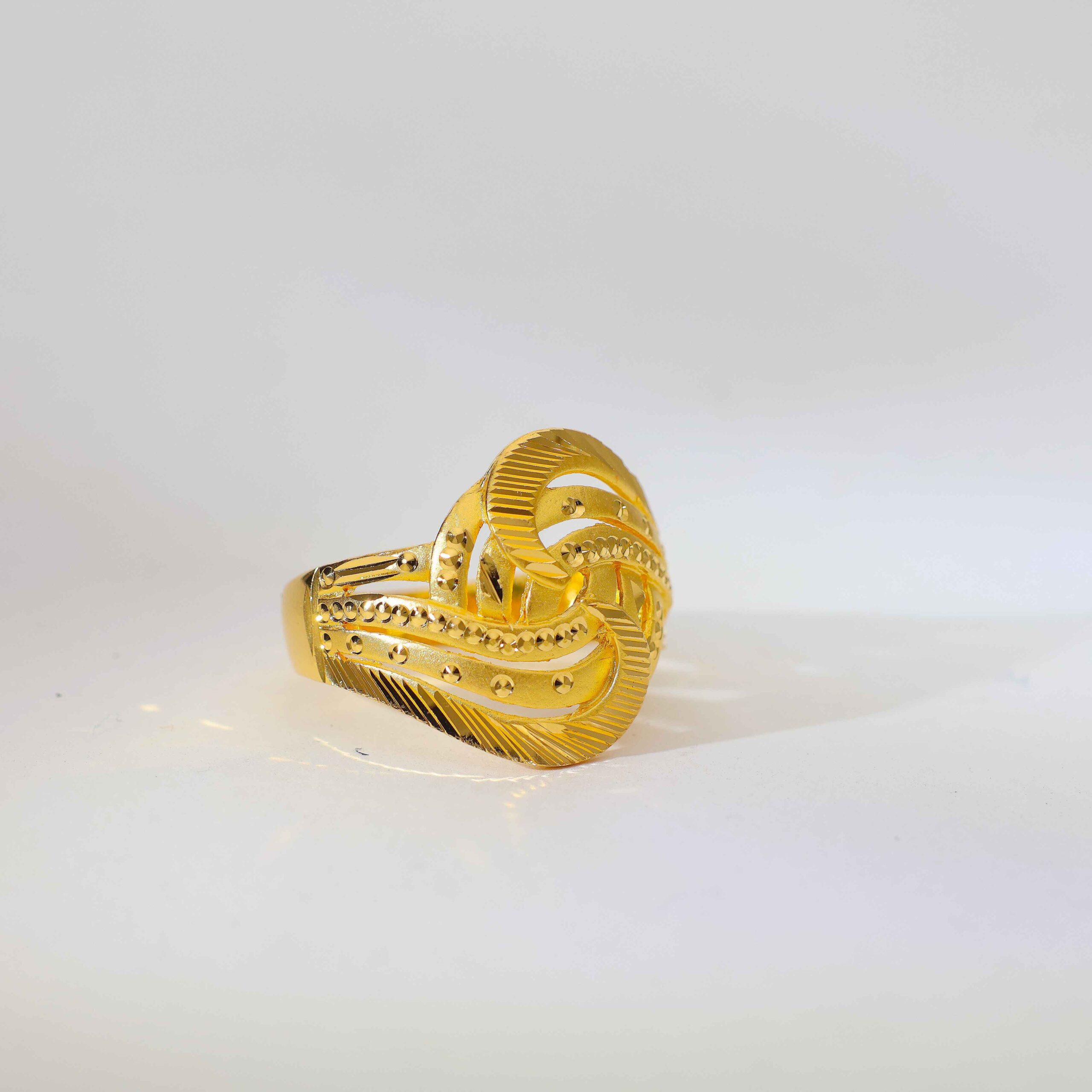 Feather Grace Ladies Gold Ring - Image 2