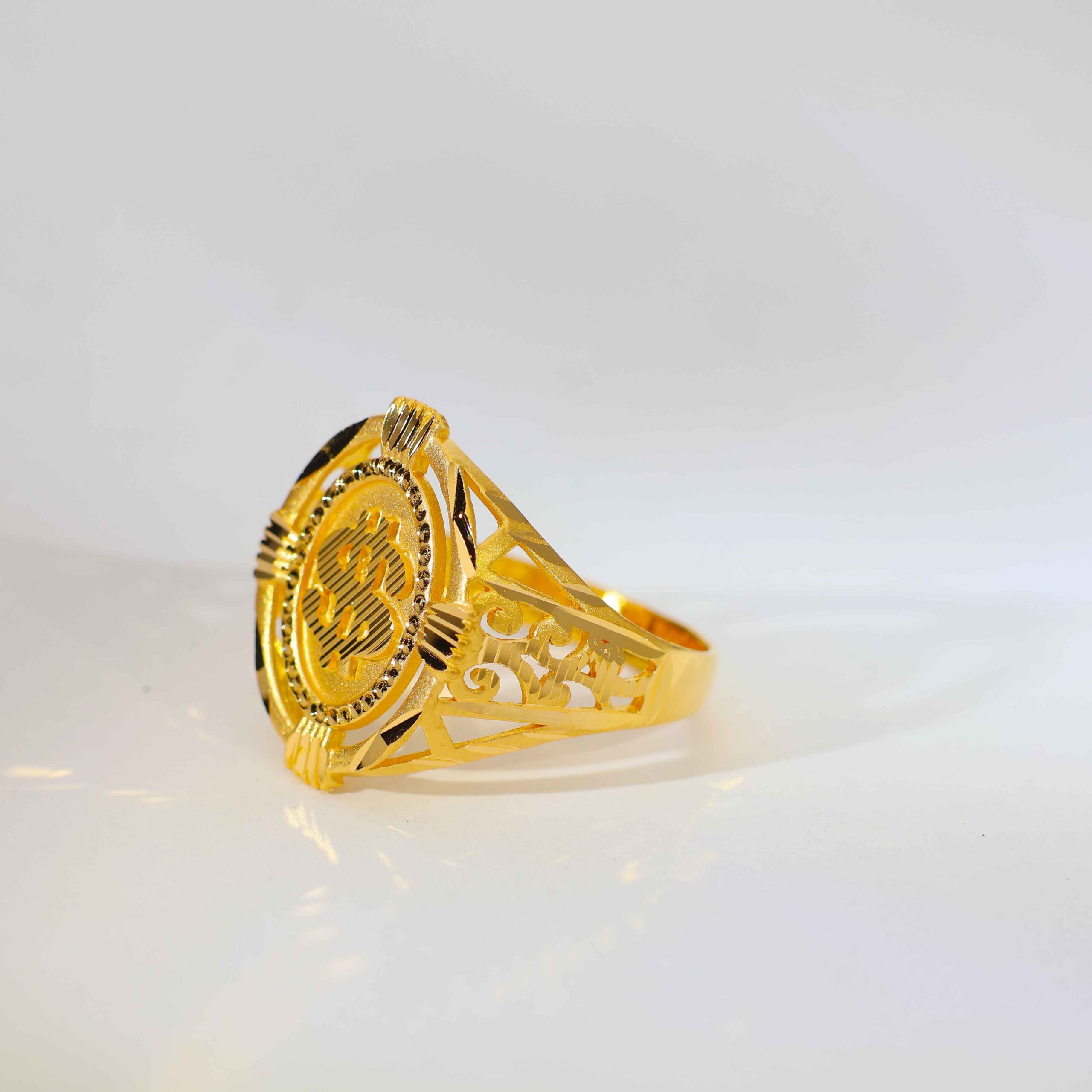 Classic Filigree Gents Gold Ring - Image 3