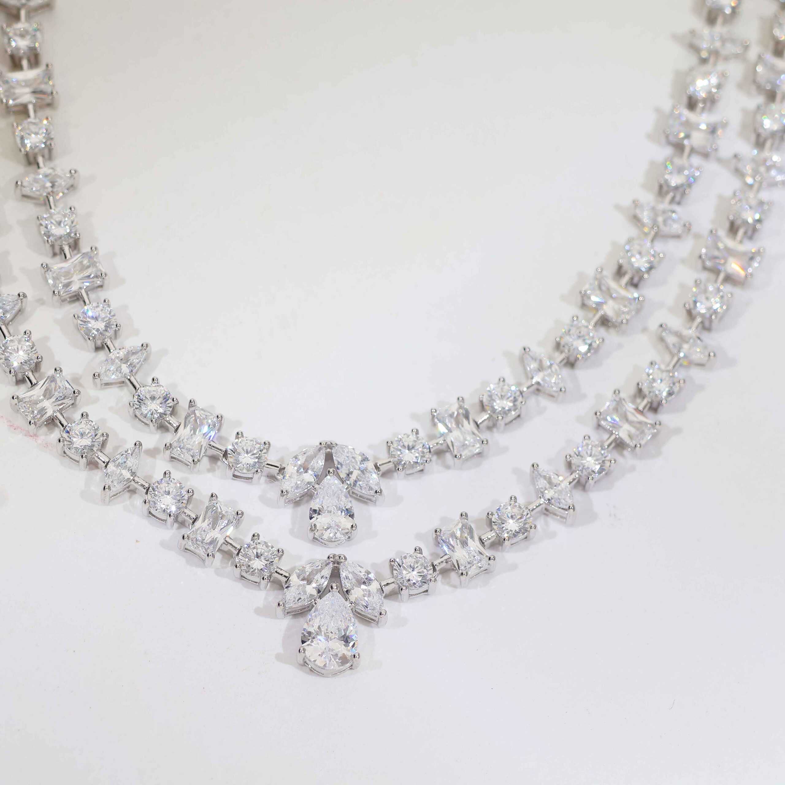 Diamond Shine Ladies Necklace Set - Image 3