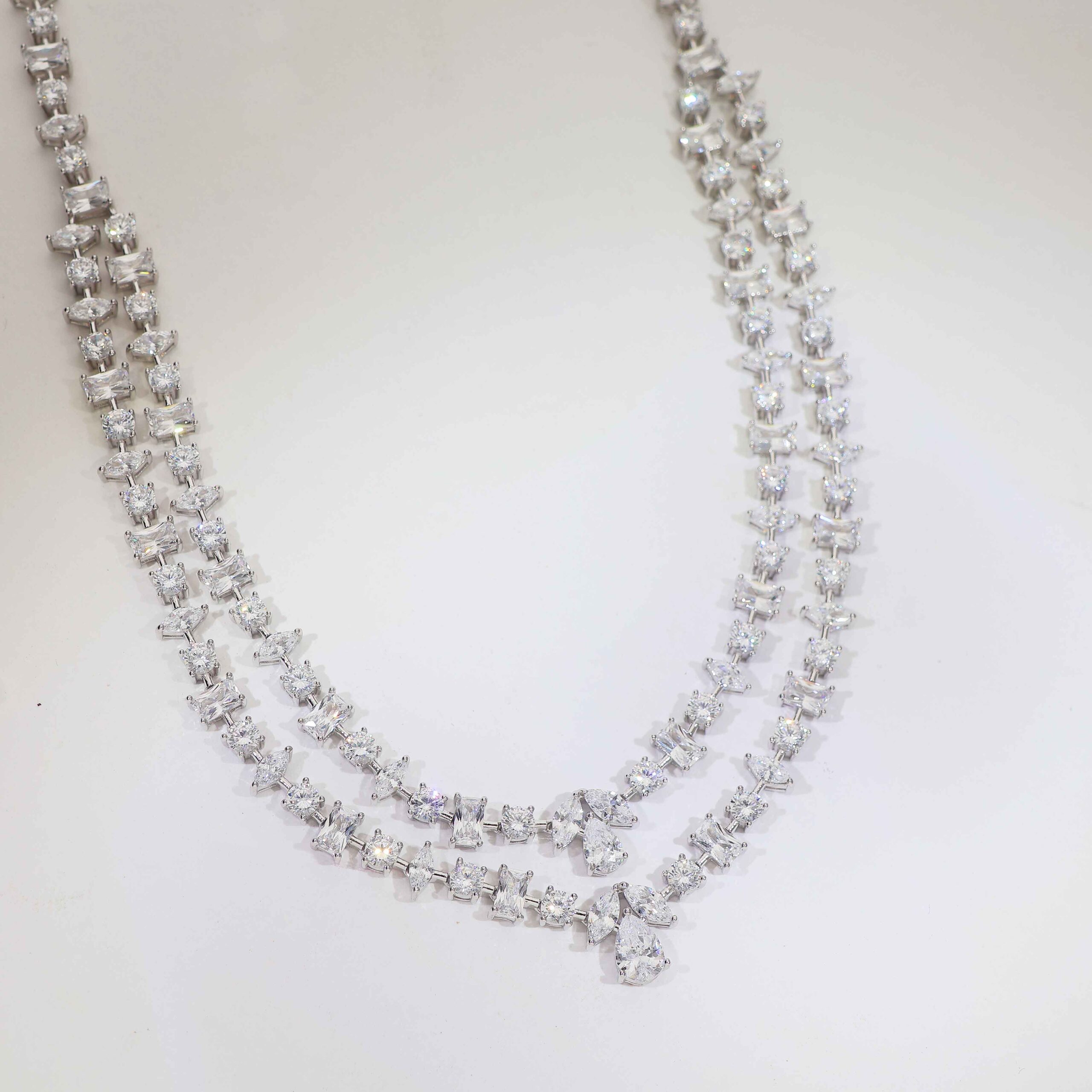 Diamond Shine Ladies Necklace Set - Image 4