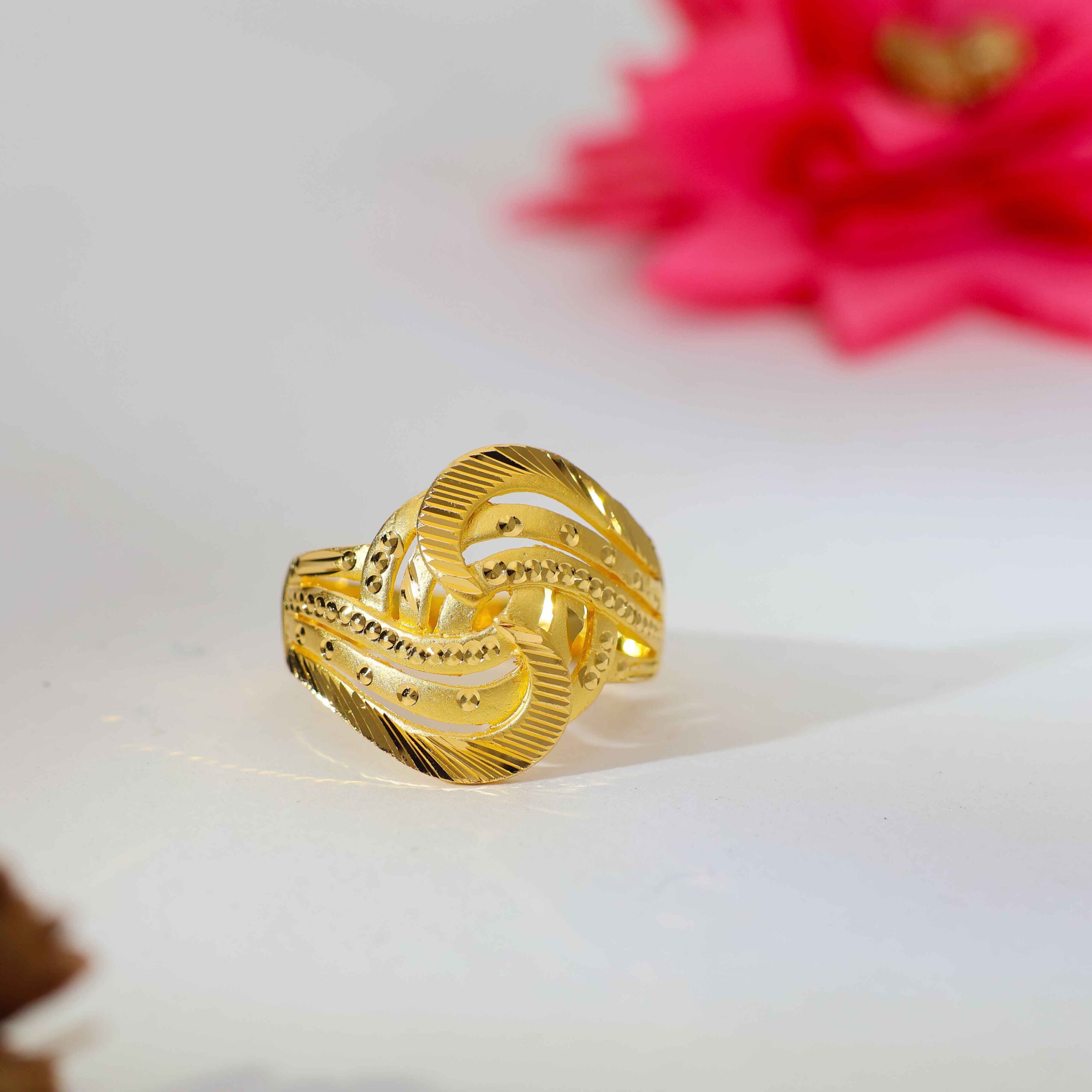 Feather Grace Ladies Gold Ring - Image 4