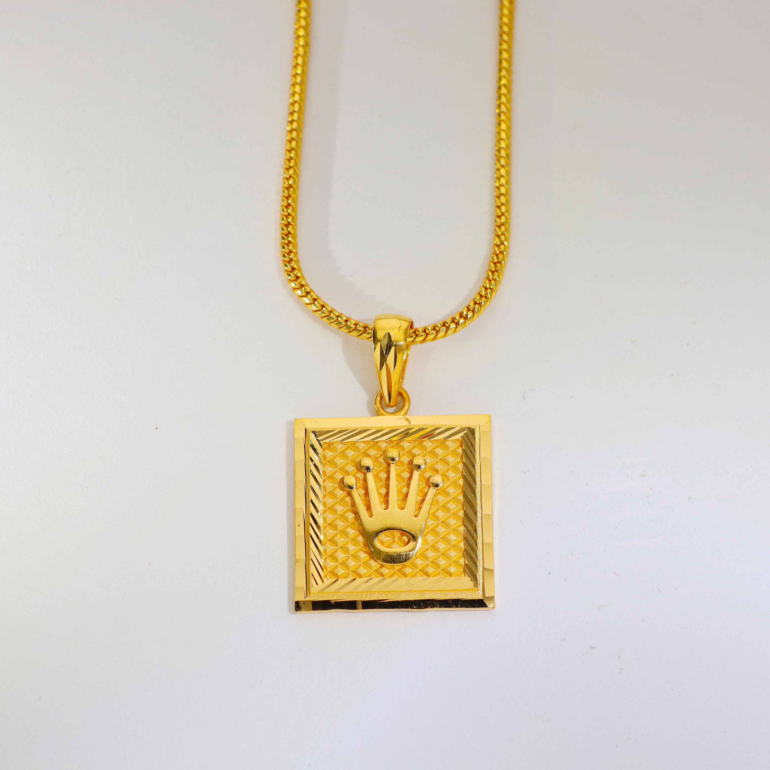 Royal Crown Gents Gold Pendant - Image 2