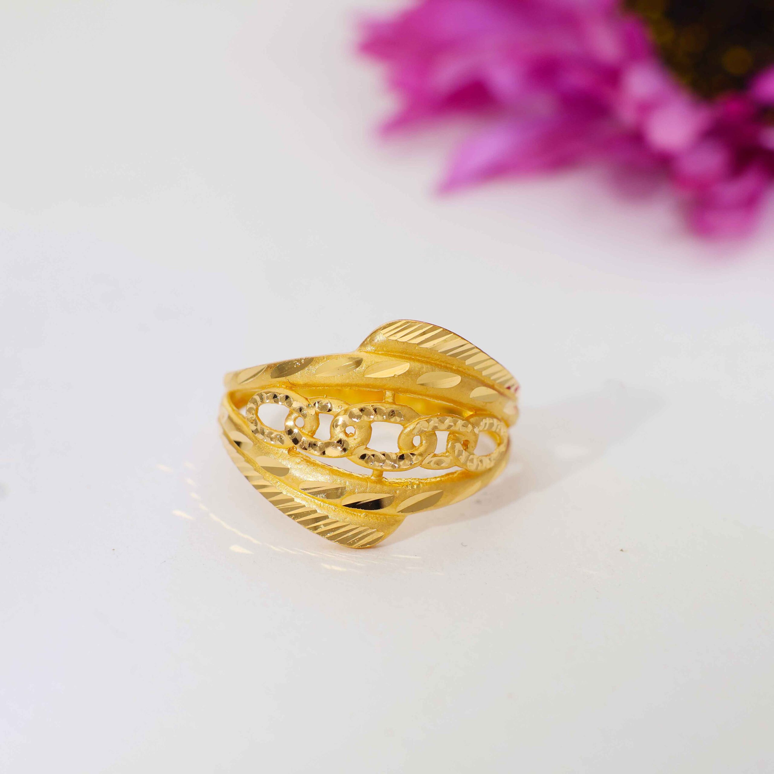 Gentle Loop Ladies Gold Ring - Image 4