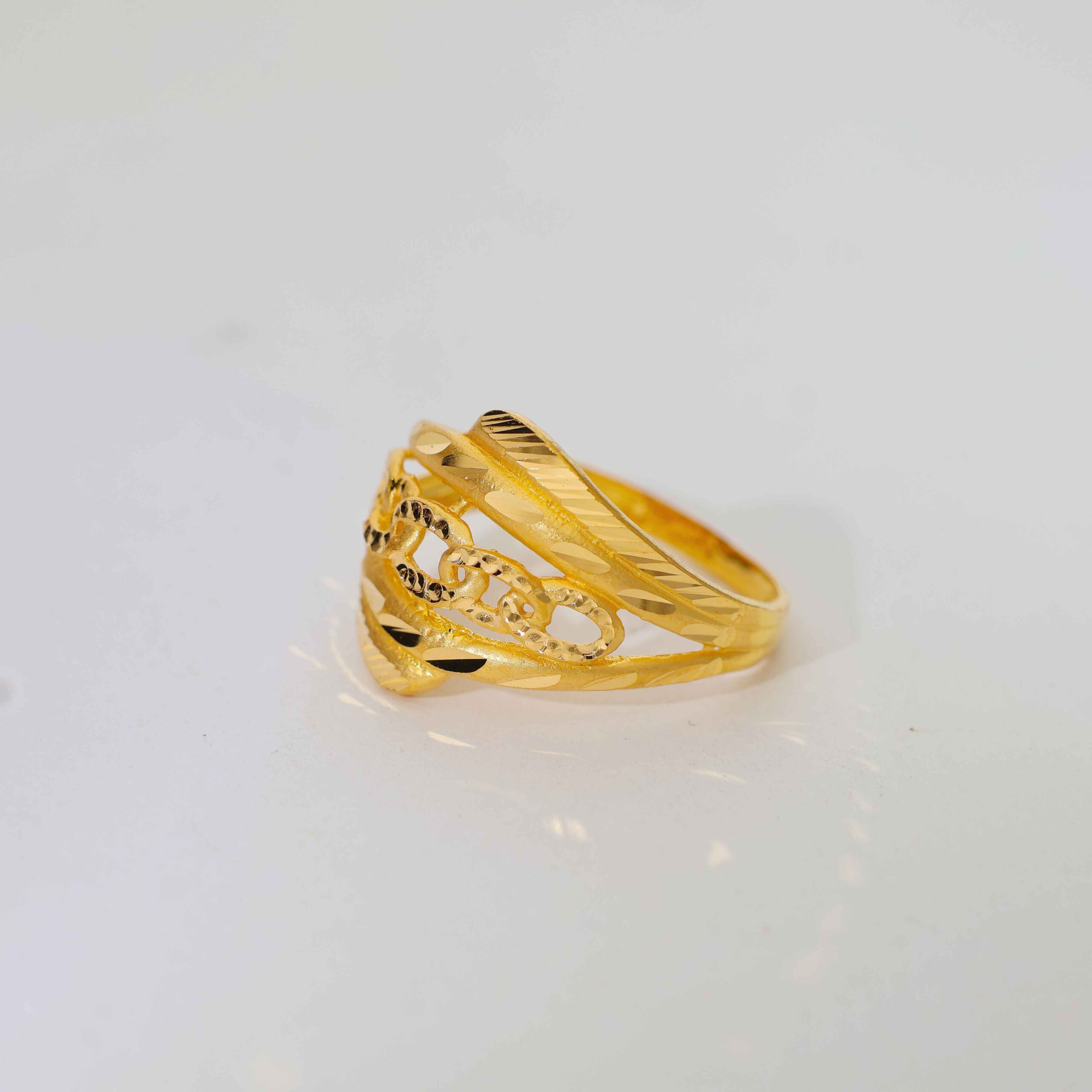Gentle Loop Ladies Gold Ring - Image 3