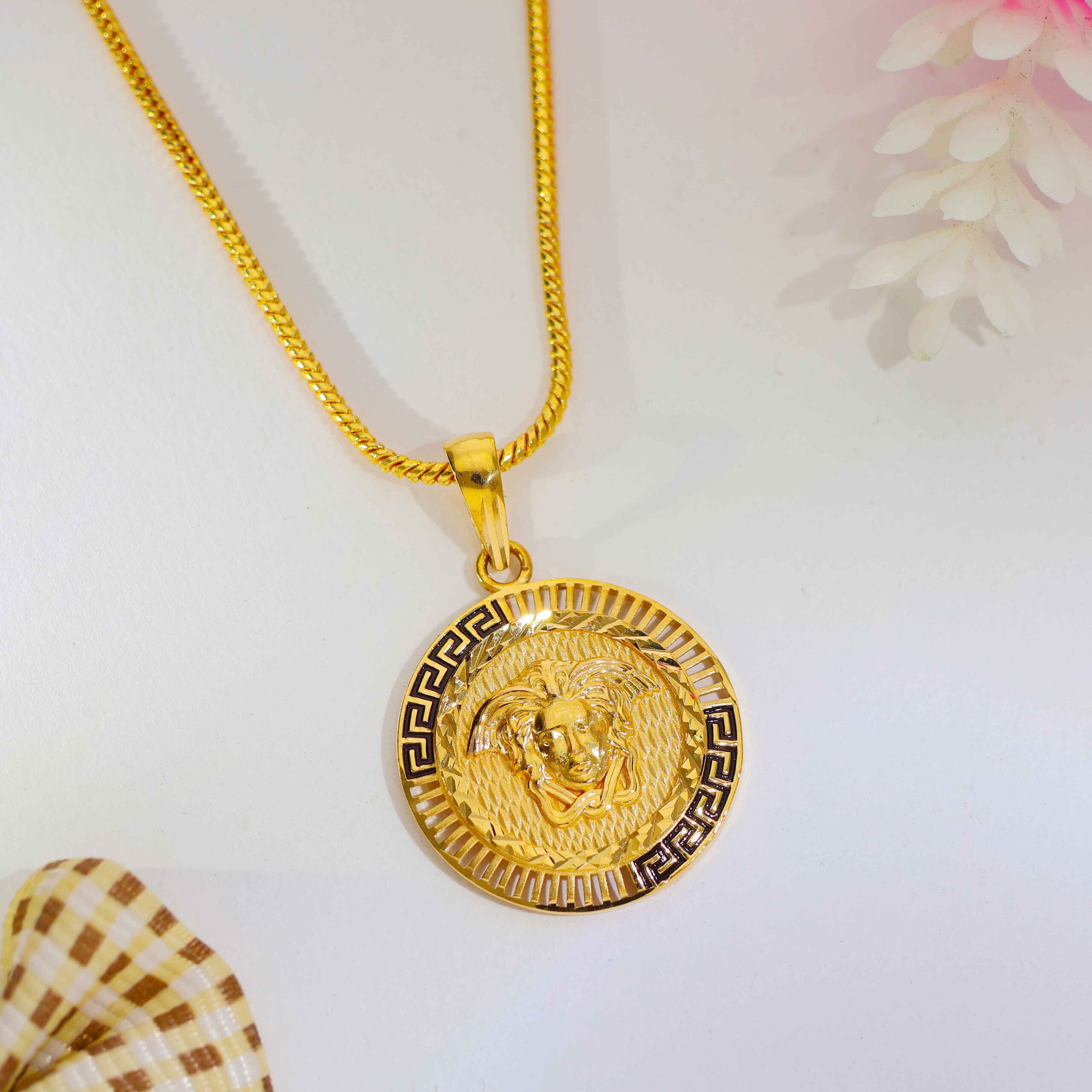 Medusa Majesty Gold Pendant - Image 4