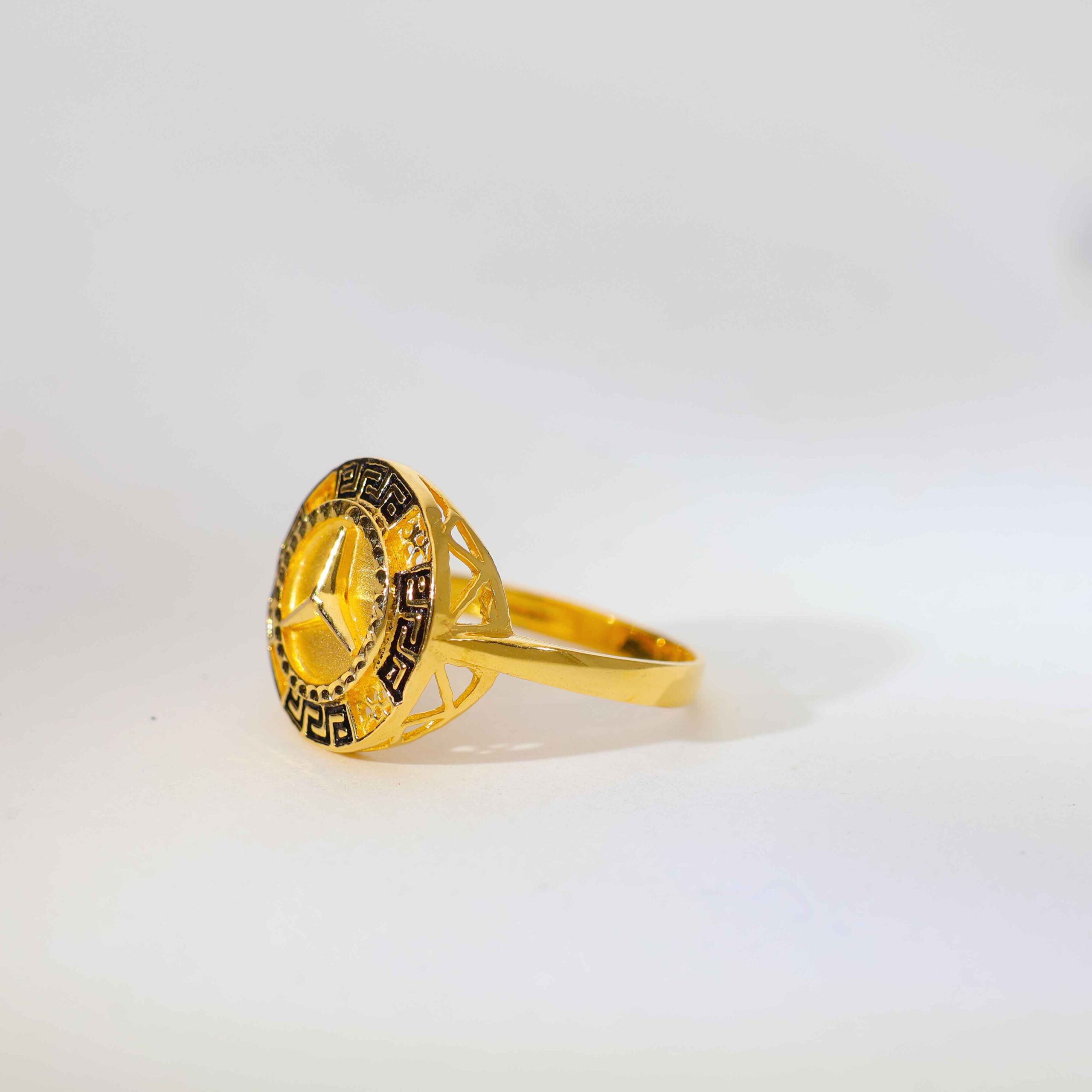 DivaCircle Ladies Gold Ring - Image 3