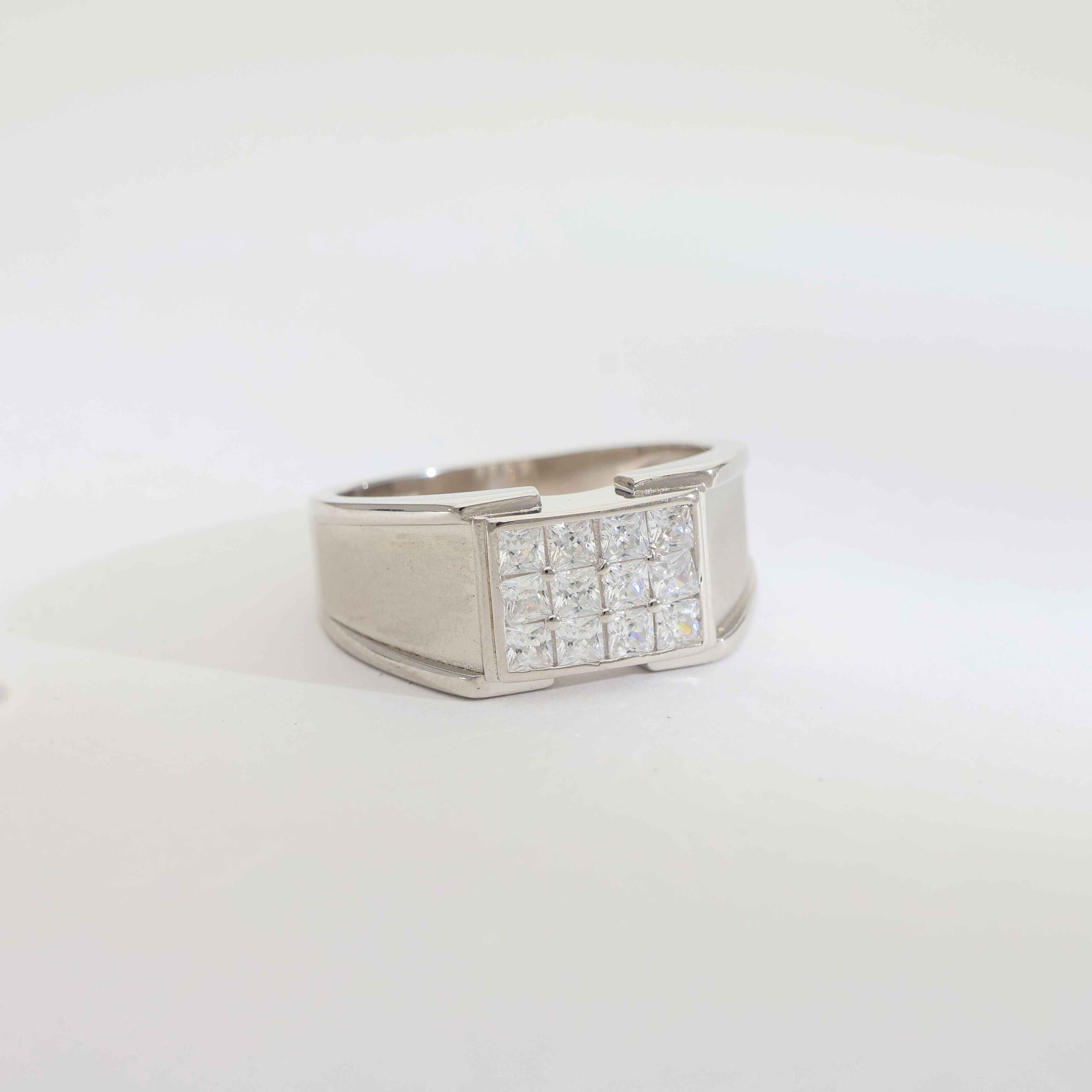 Gentlemen’s Square Royale Gents Ring - Image 3