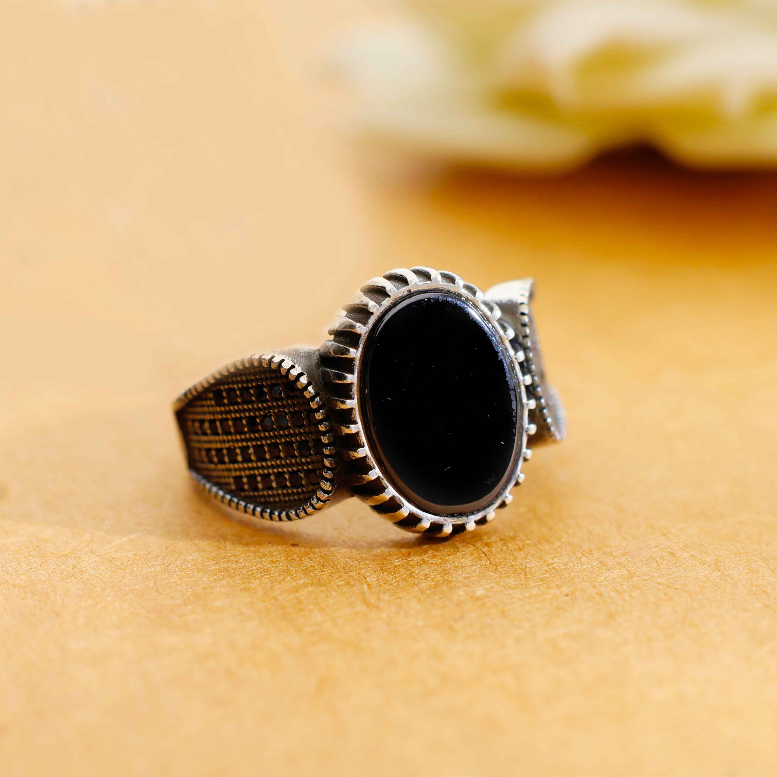 Antique Shield Black Gents Ring - Image 6
