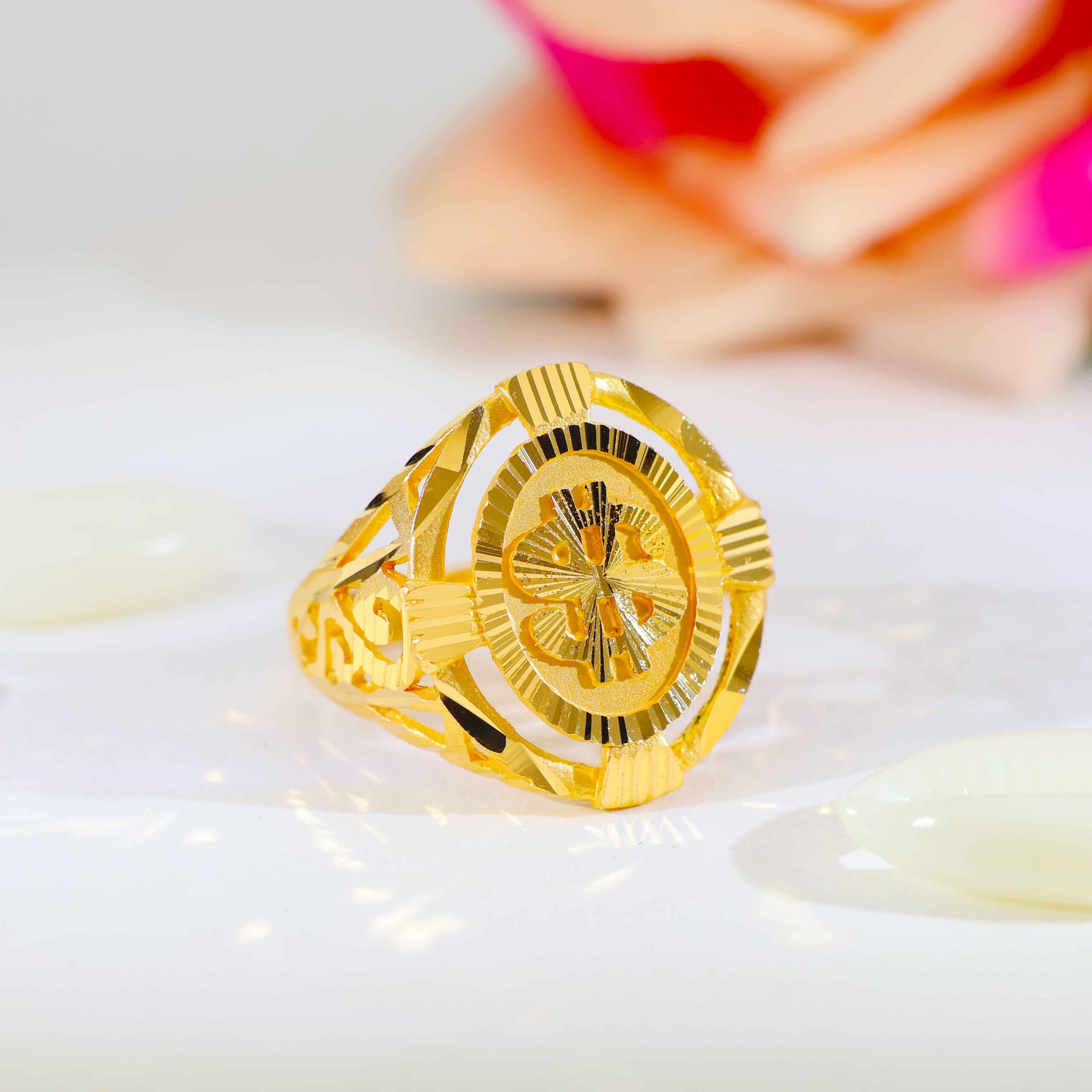 RadiantLoop Gents Gold Ring - Image 4