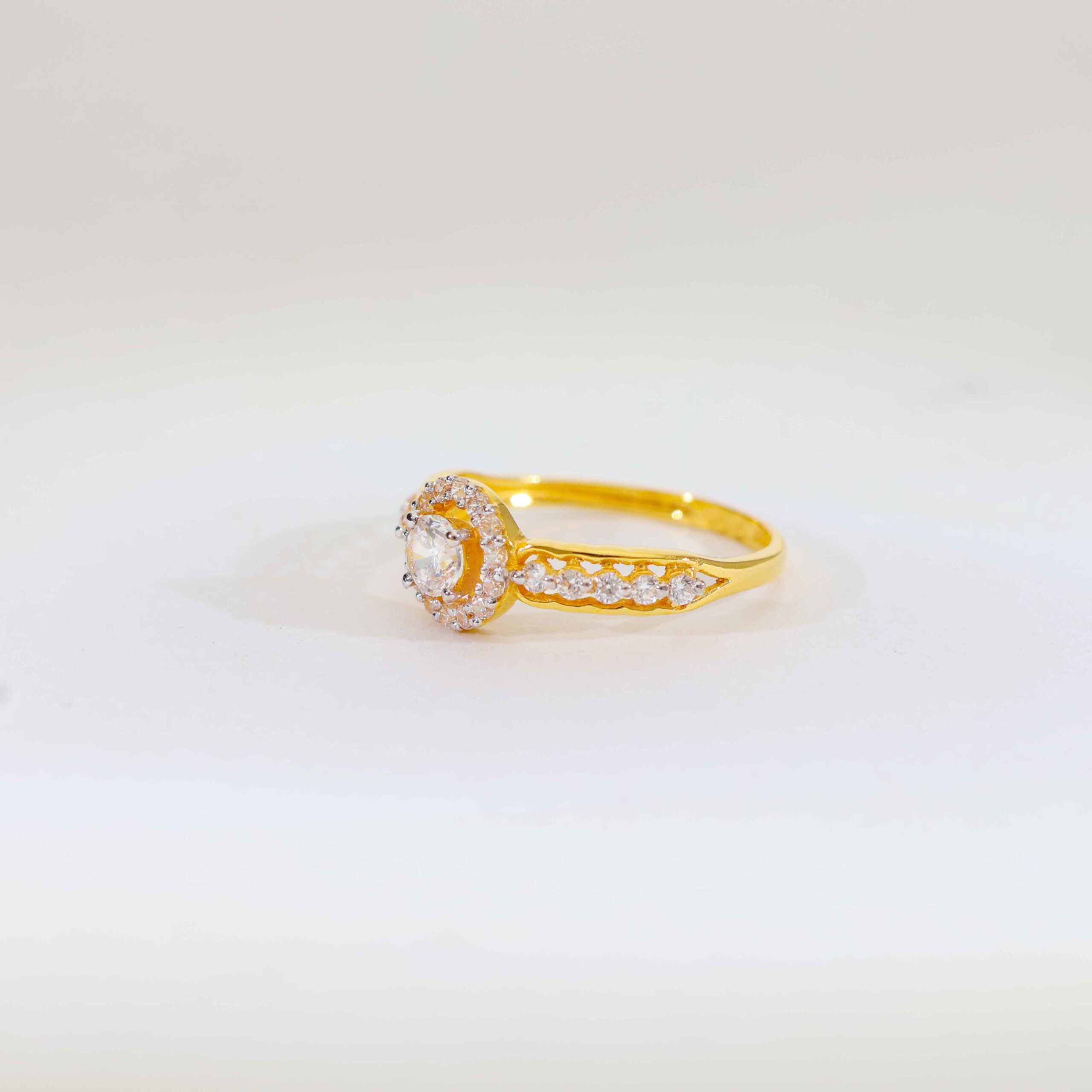 Golden Spark Ladies Ring - Image 3