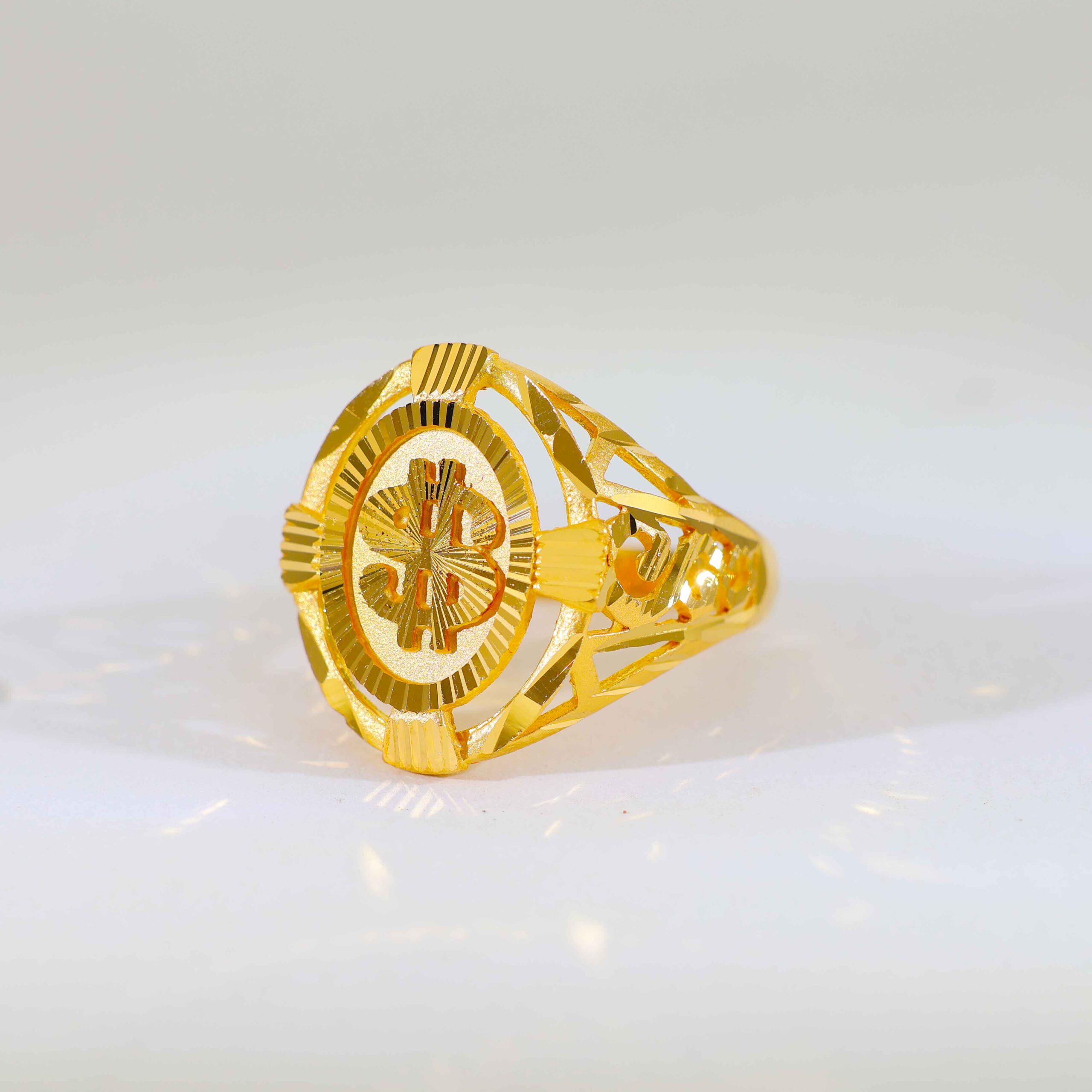 RadiantLoop Gents Gold Ring - Image 3